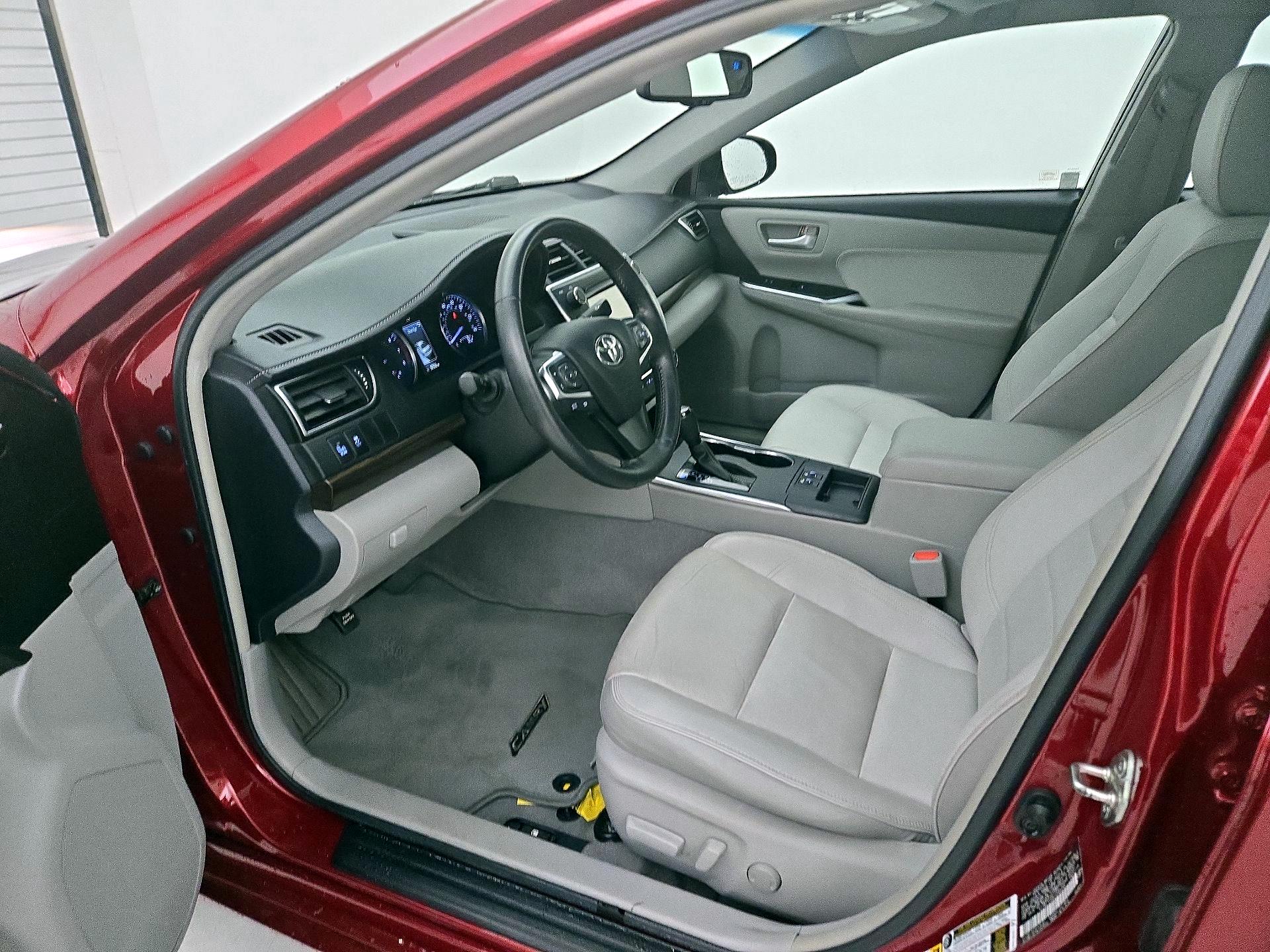 Thumbnail: 2015 Toyota Camry - 11