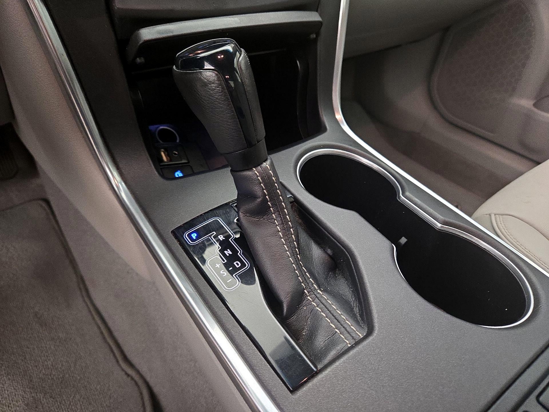 Thumbnail: 2015 Toyota Camry - 17