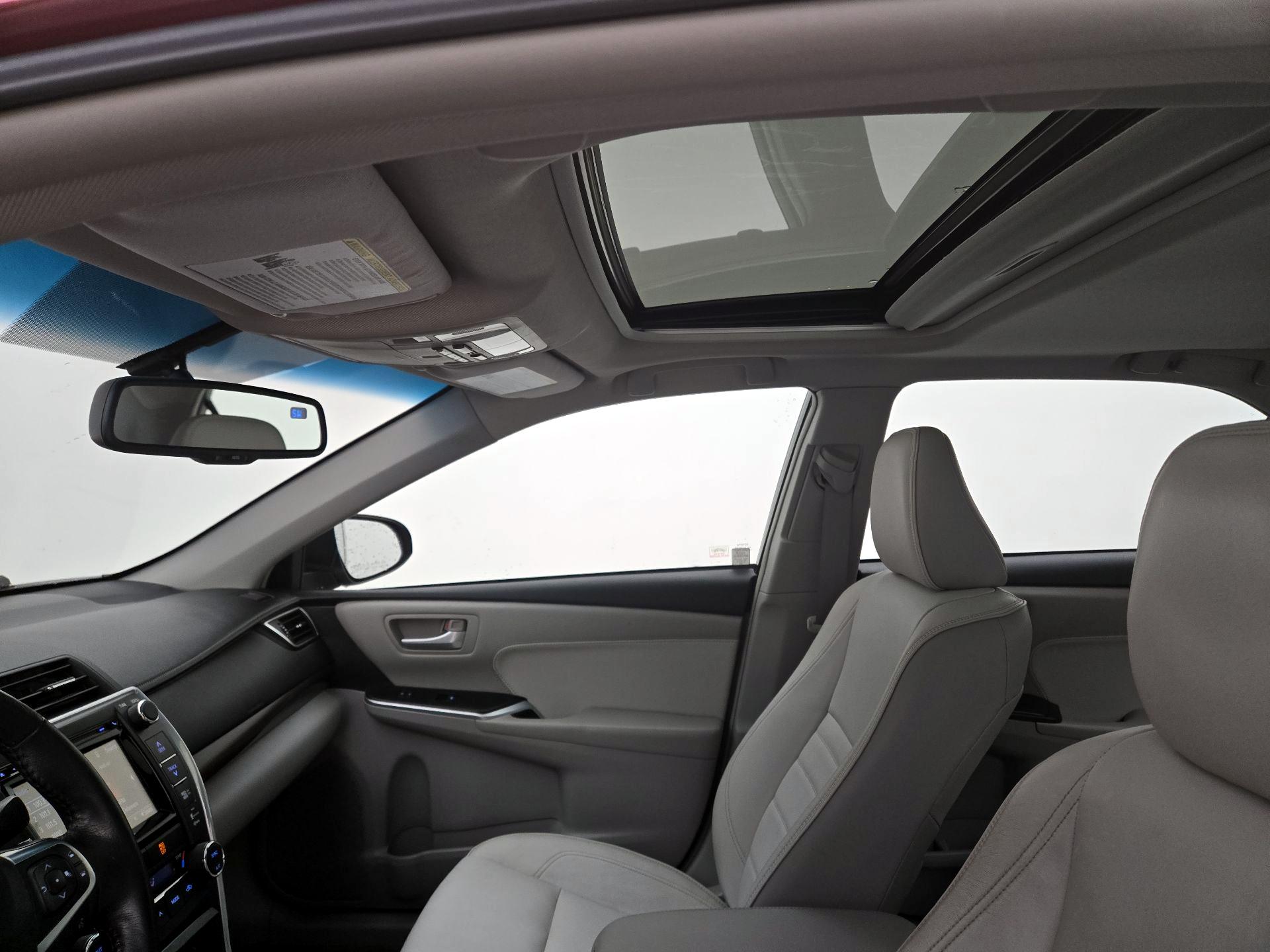 Thumbnail: 2015 Toyota Camry - 19