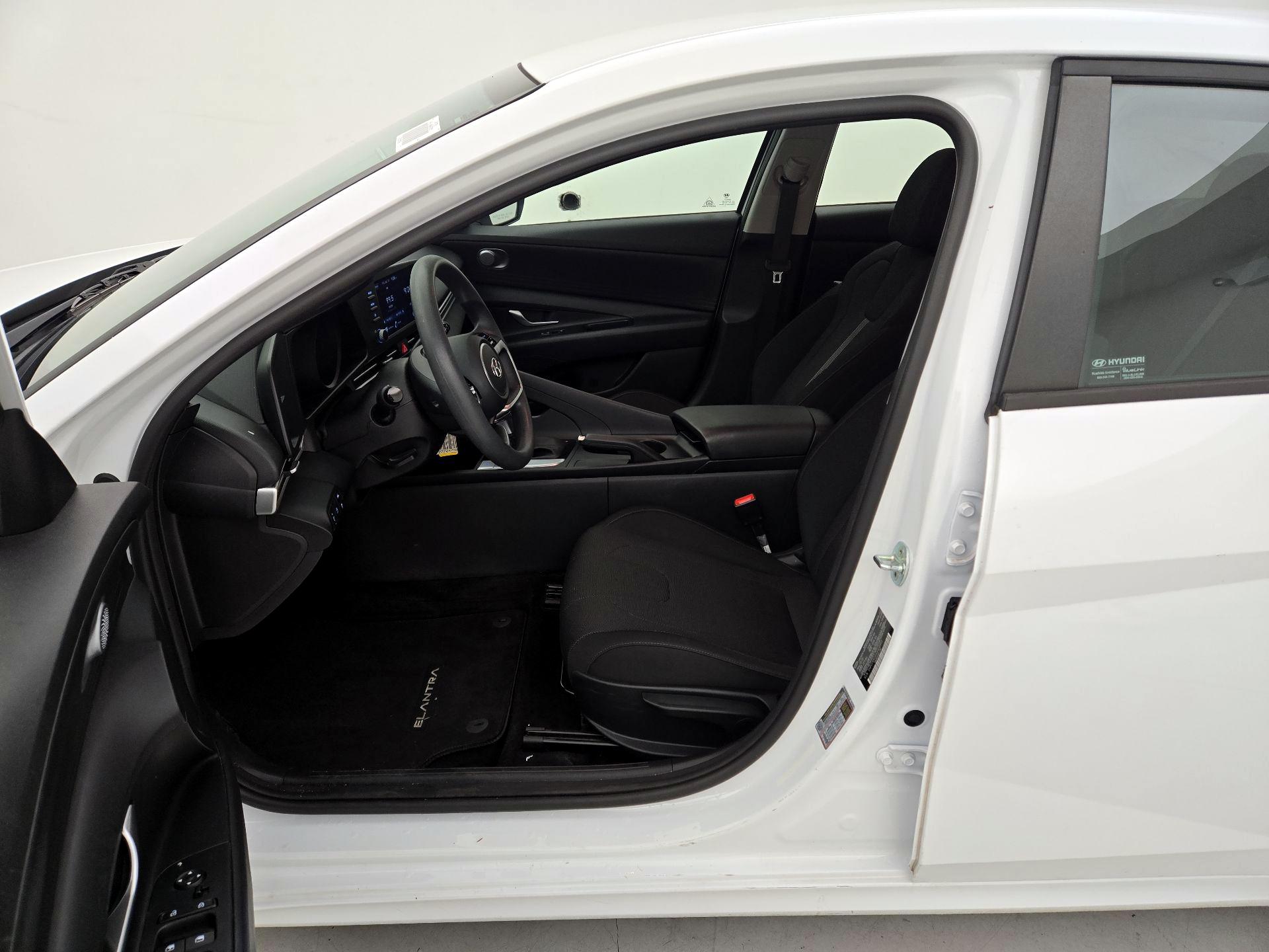 Thumbnail: 2021 Hyundai Elantra - 11