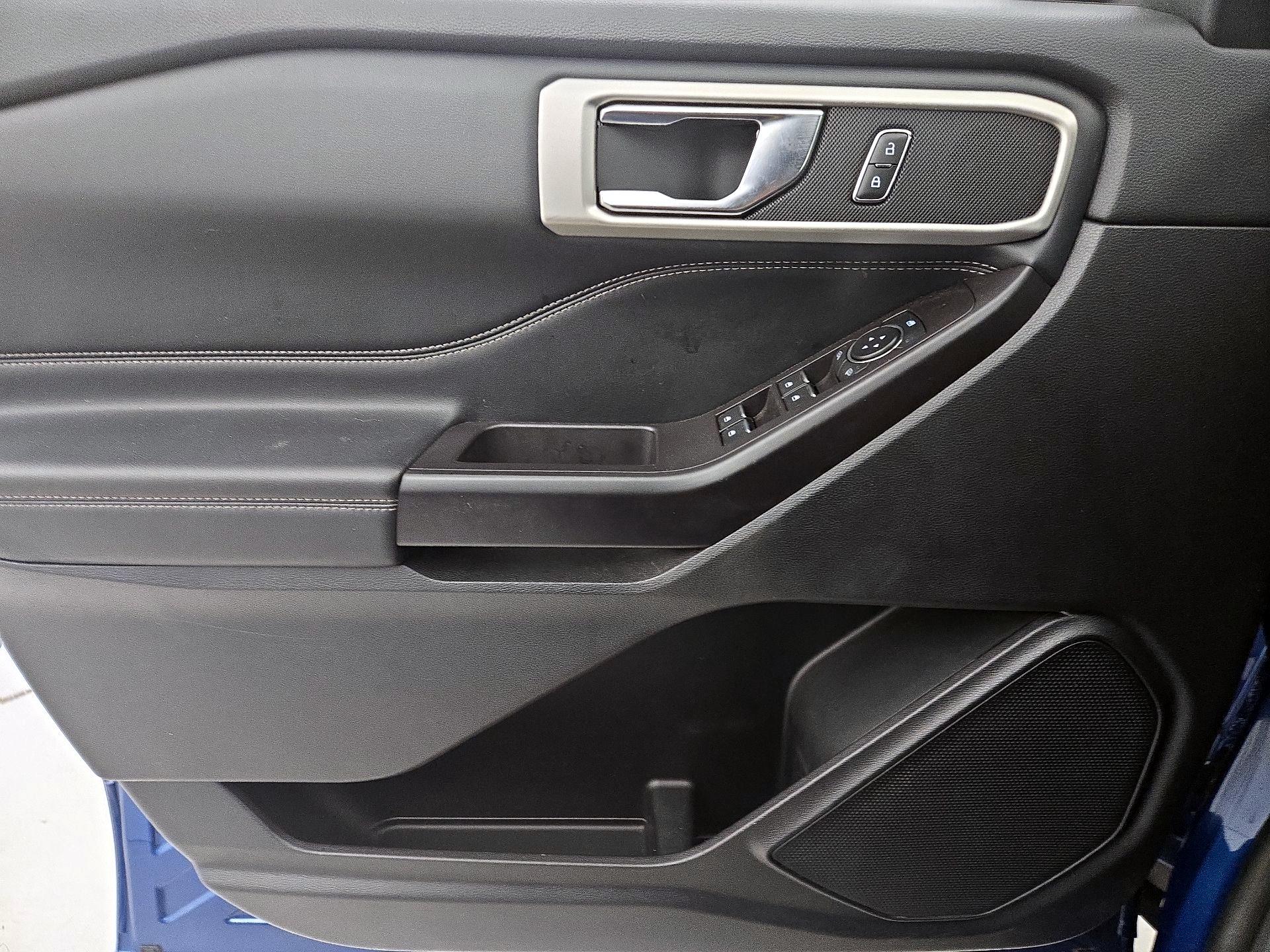 Thumbnail: 2020 Ford Explorer - 12