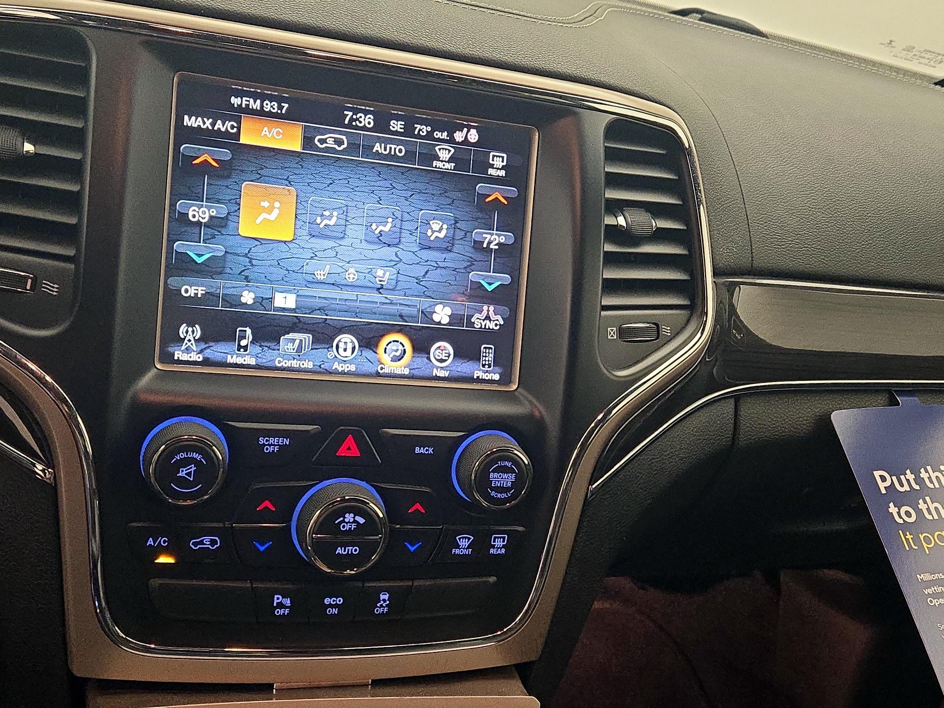 Thumbnail: 2015 Jeep Grand Cherokee - 17