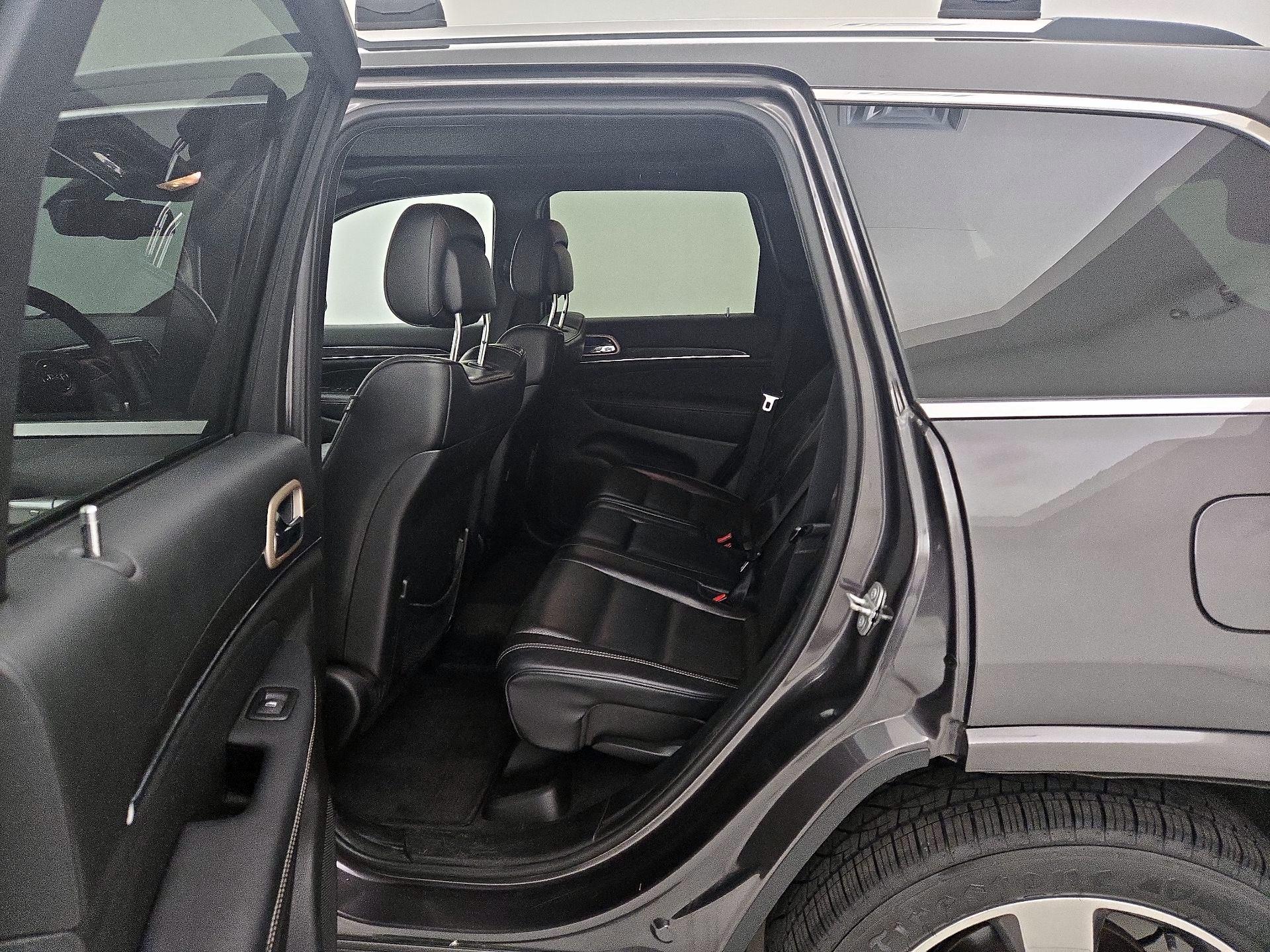 Thumbnail: 2015 Jeep Grand Cherokee - 20