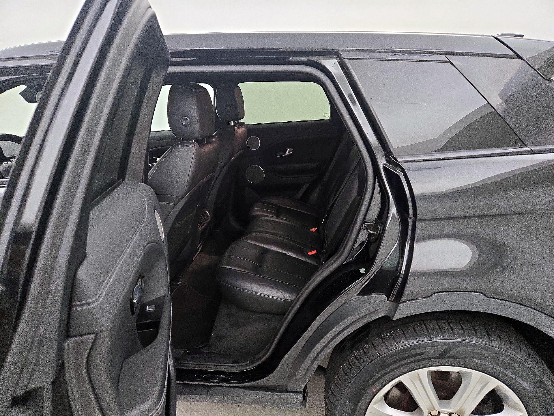 Thumbnail: 2019 Land Rover Range Rover Evoque - 18