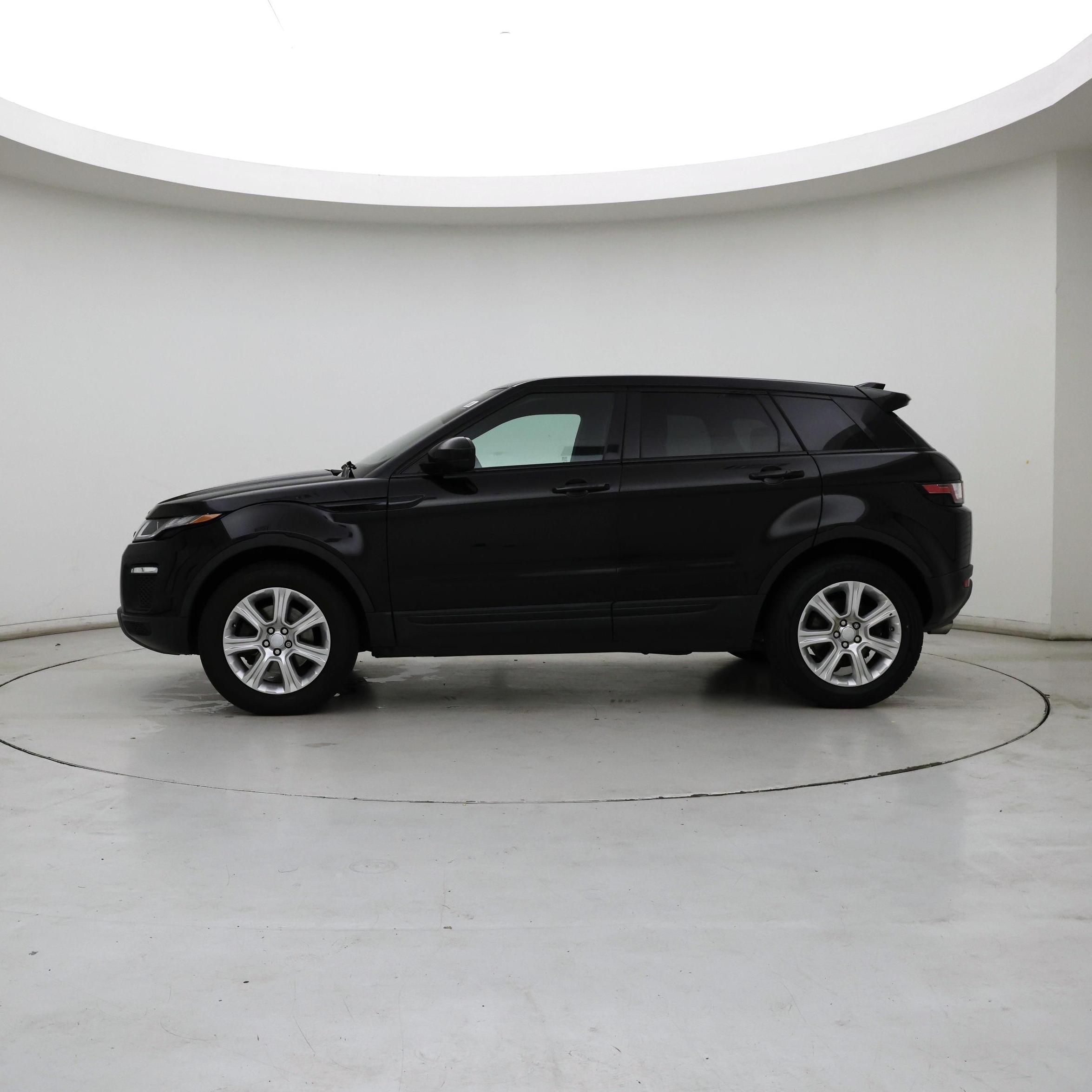 Thumbnail: 2019 Land Rover Range Rover Evoque - 3