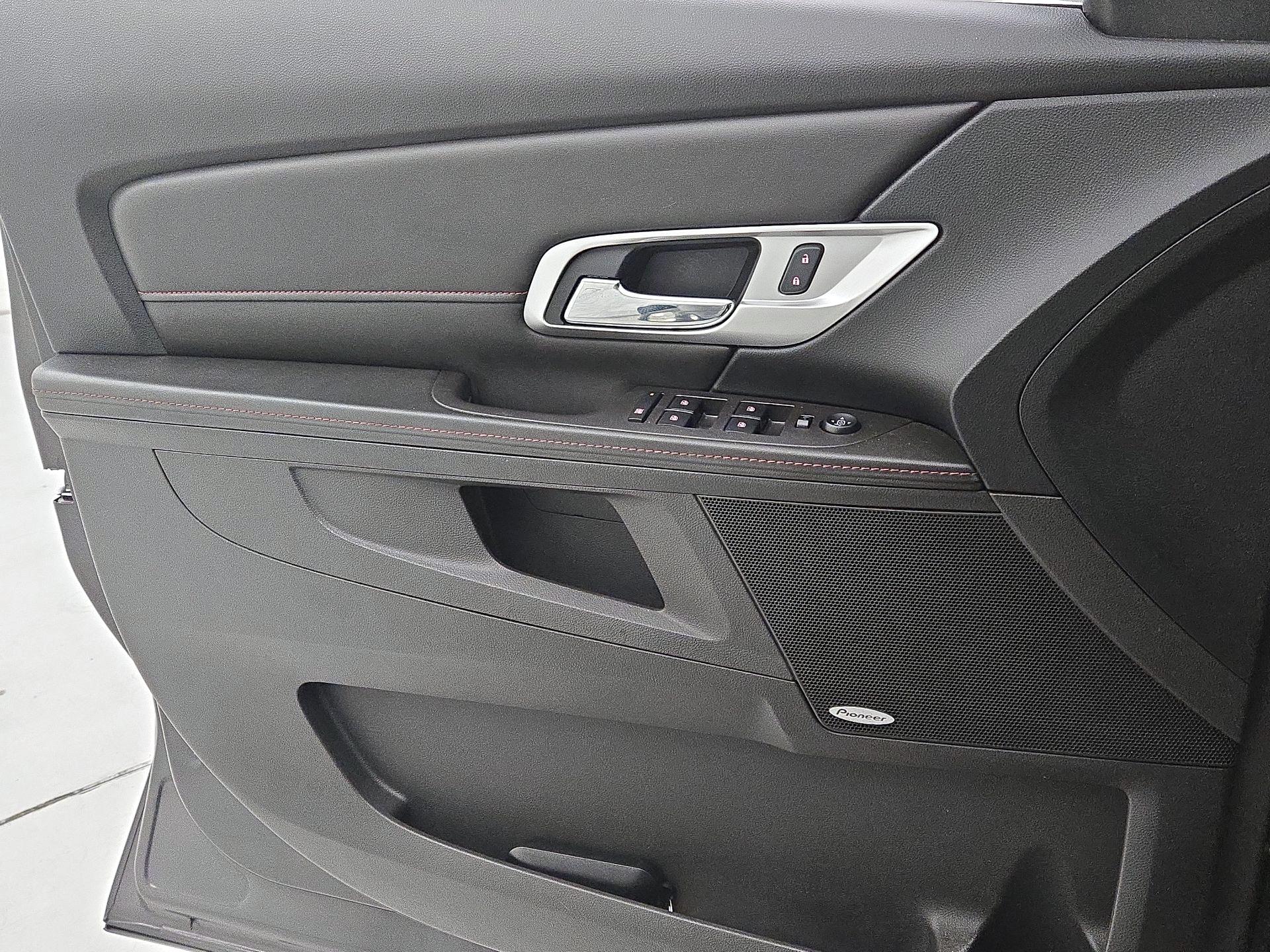 Thumbnail: 2015 GMC Terrain - 12