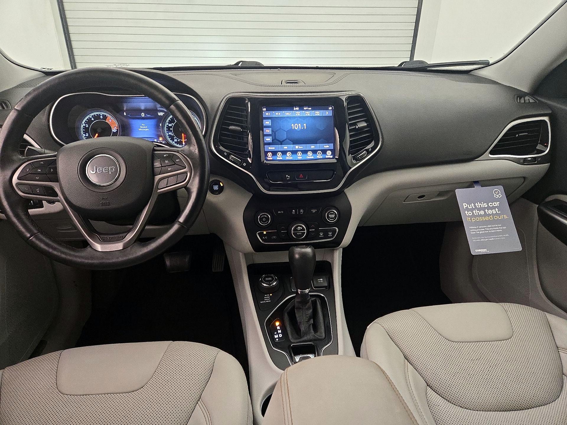 Thumbnail: 2019 Jeep Cherokee - 9