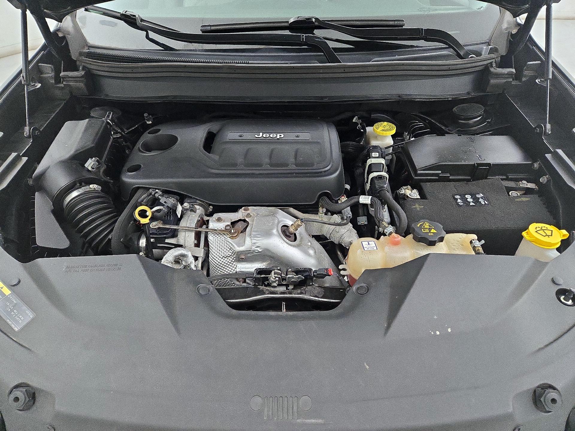 Thumbnail: 2019 Jeep Cherokee - 20