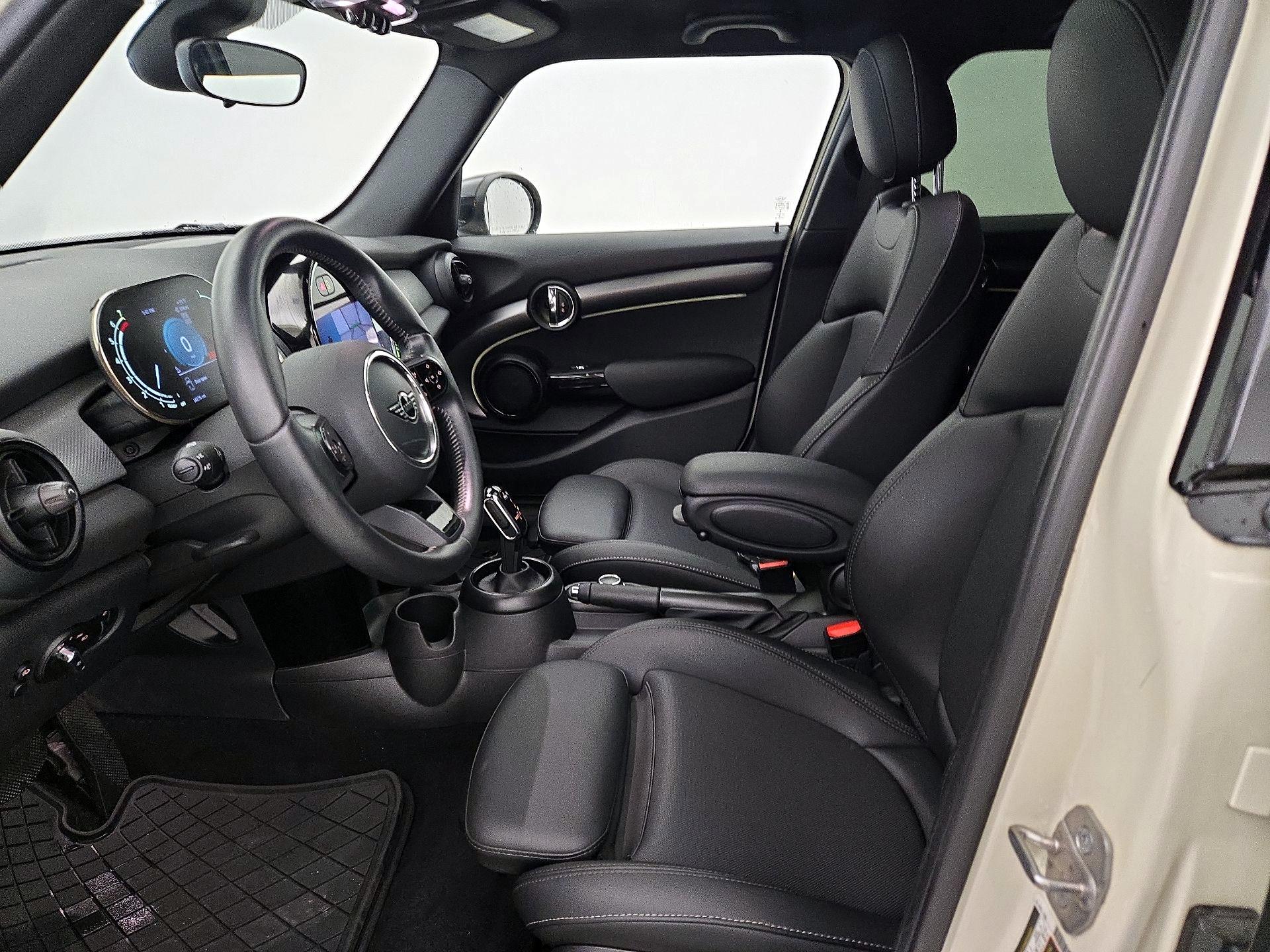 Thumbnail: 2022 MINI Cooper Hardtop - 11