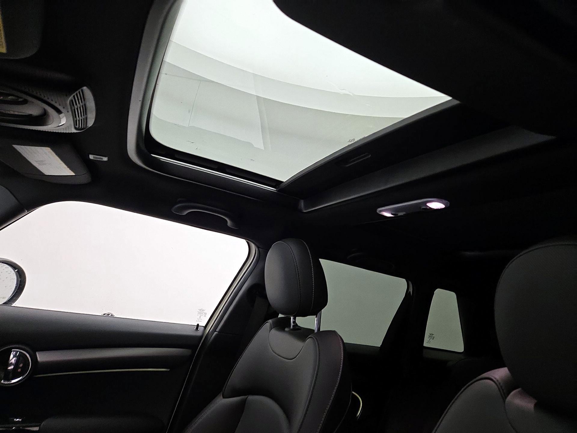 Thumbnail: 2022 MINI Cooper Hardtop - 19