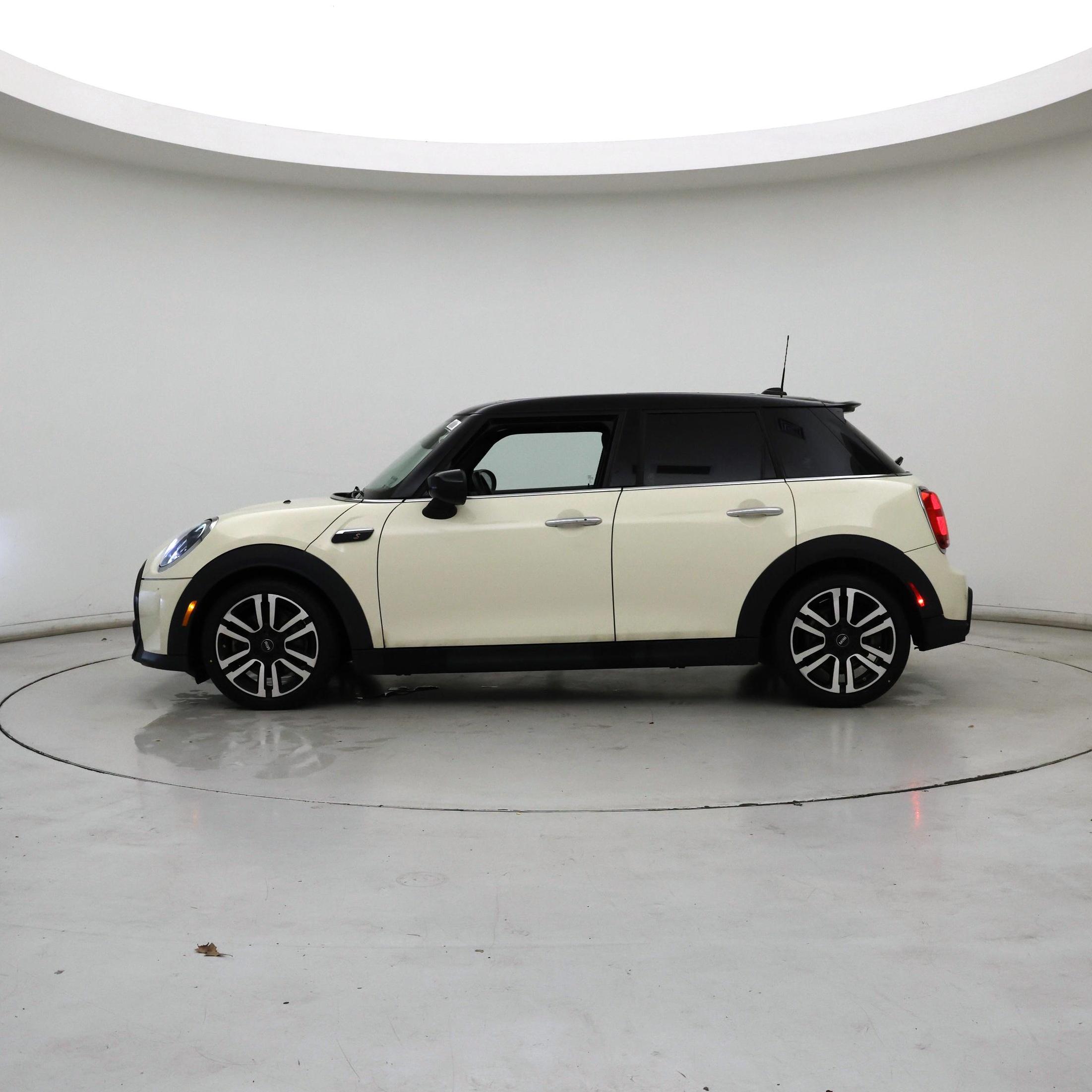 Thumbnail: 2022 MINI Cooper Hardtop - 3