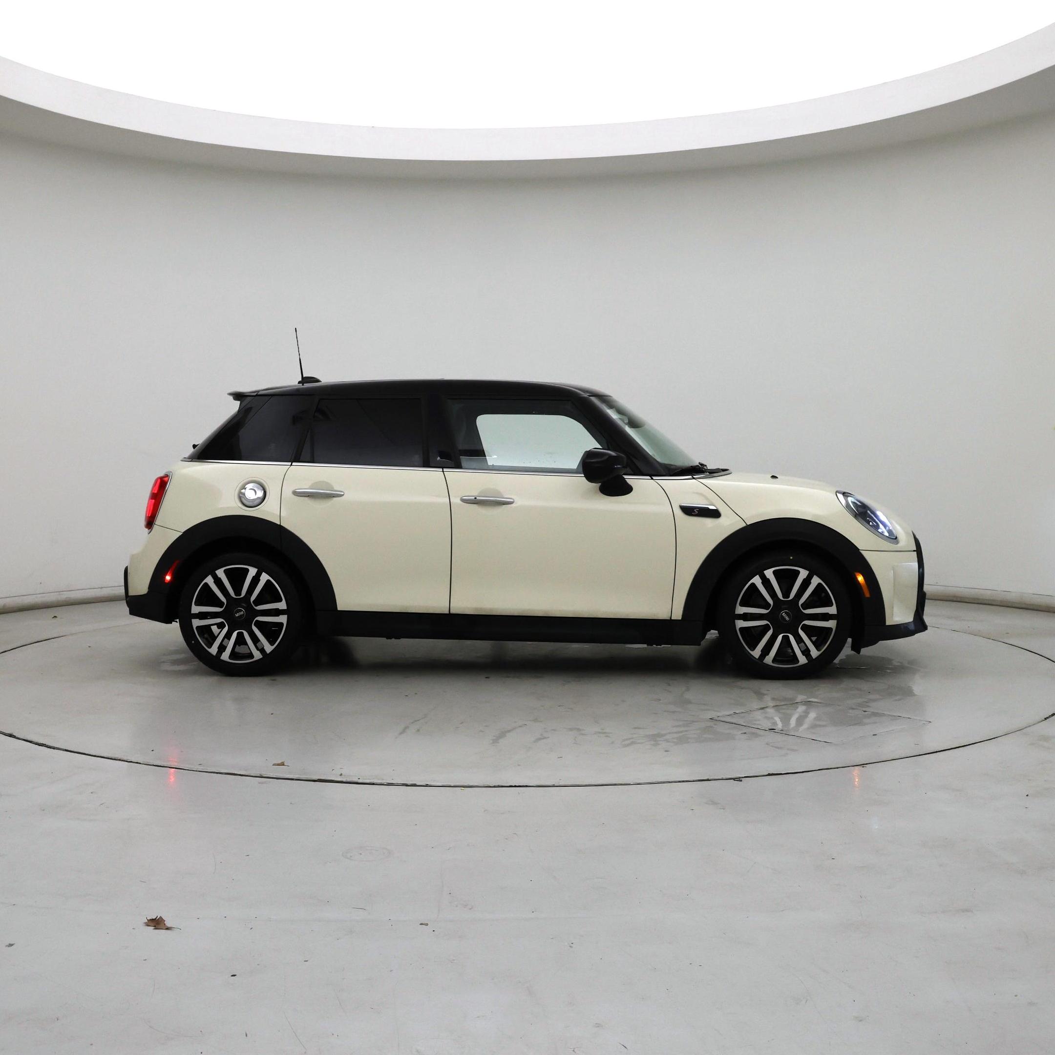 Thumbnail: 2022 MINI Cooper Hardtop - 7