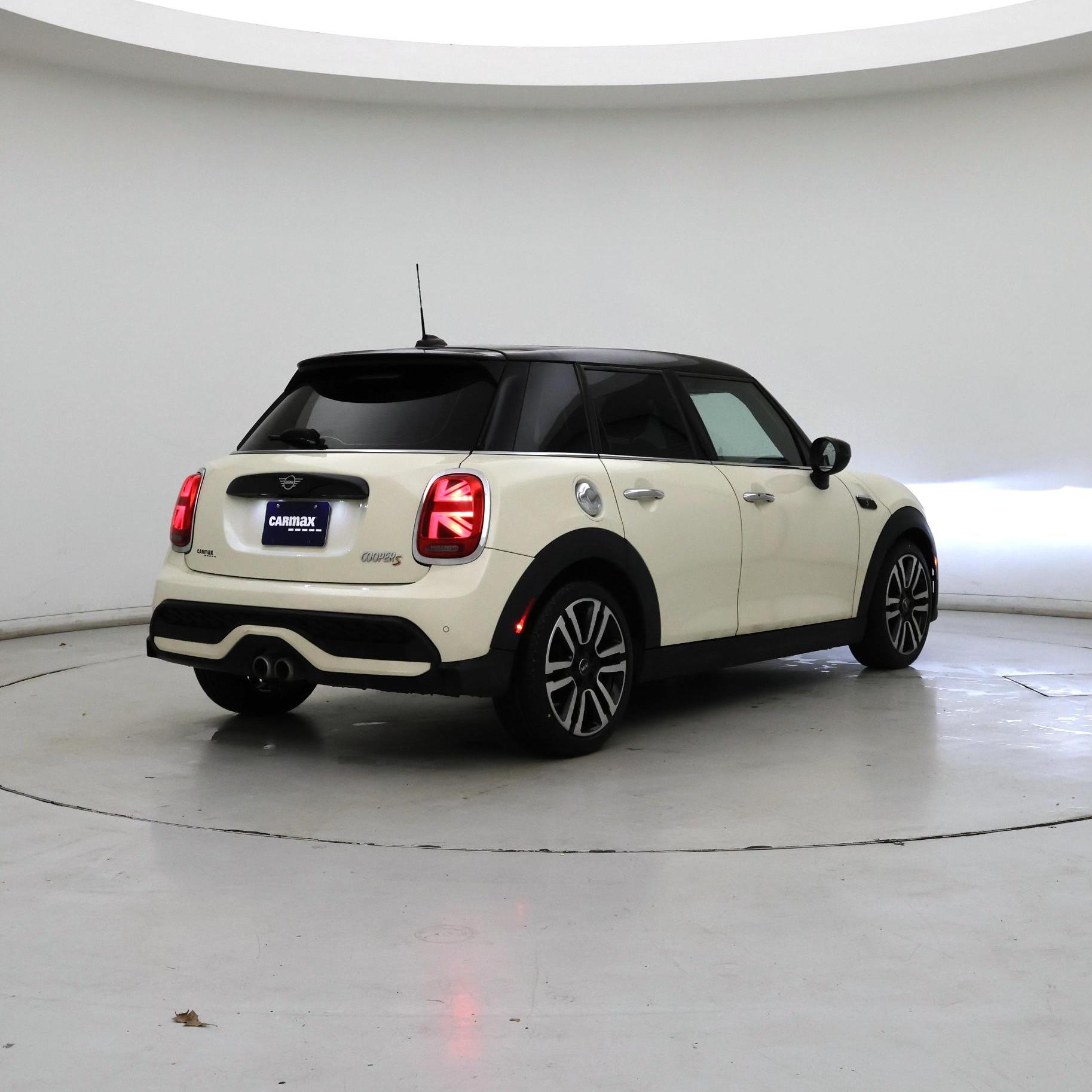 Thumbnail: 2022 MINI Cooper Hardtop - 8