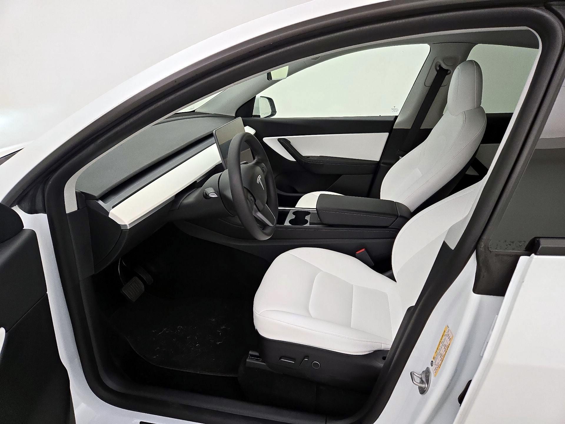 Thumbnail: 2022 Tesla Model Y - 11