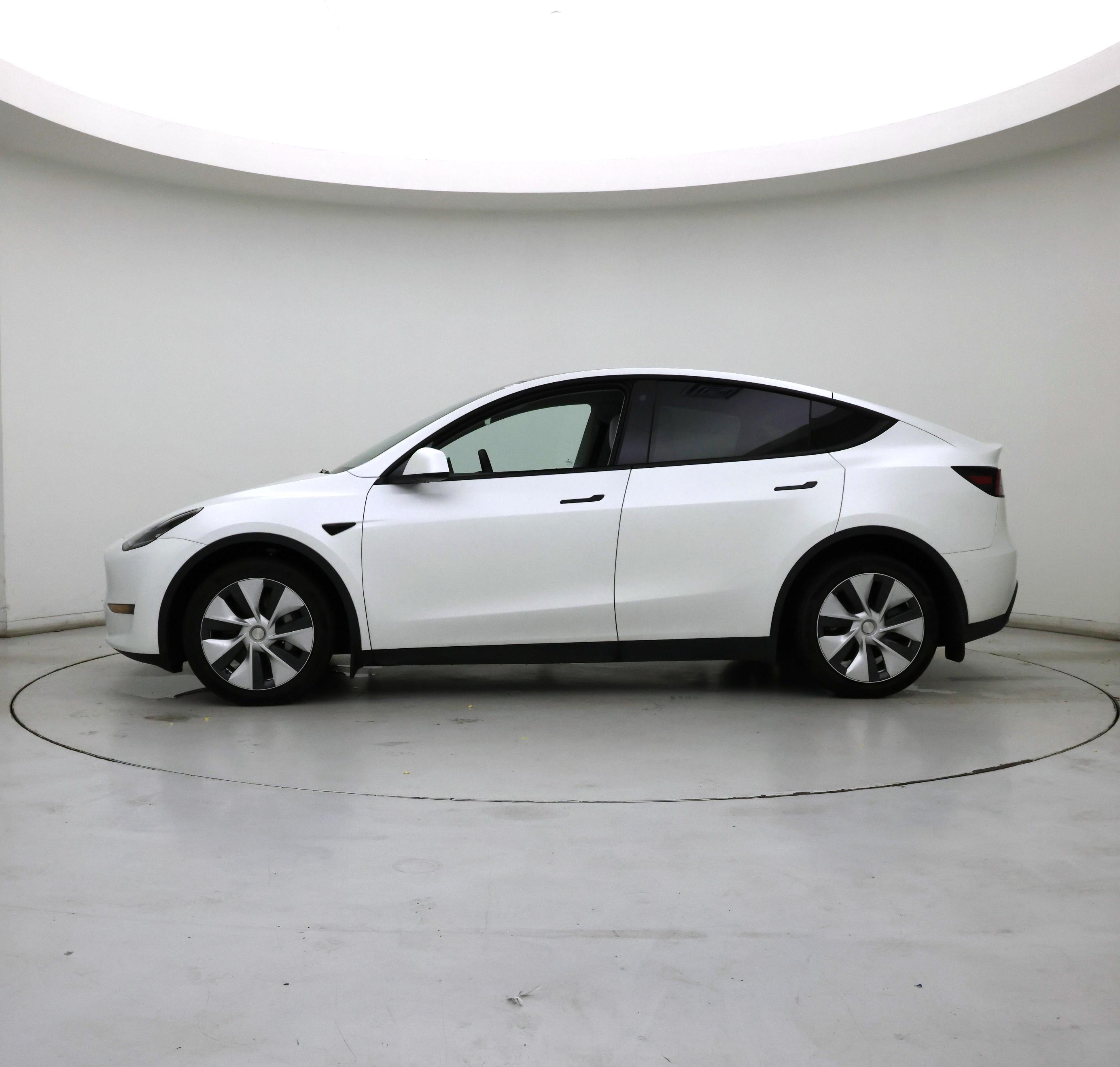Thumbnail: 2022 Tesla Model Y - 3