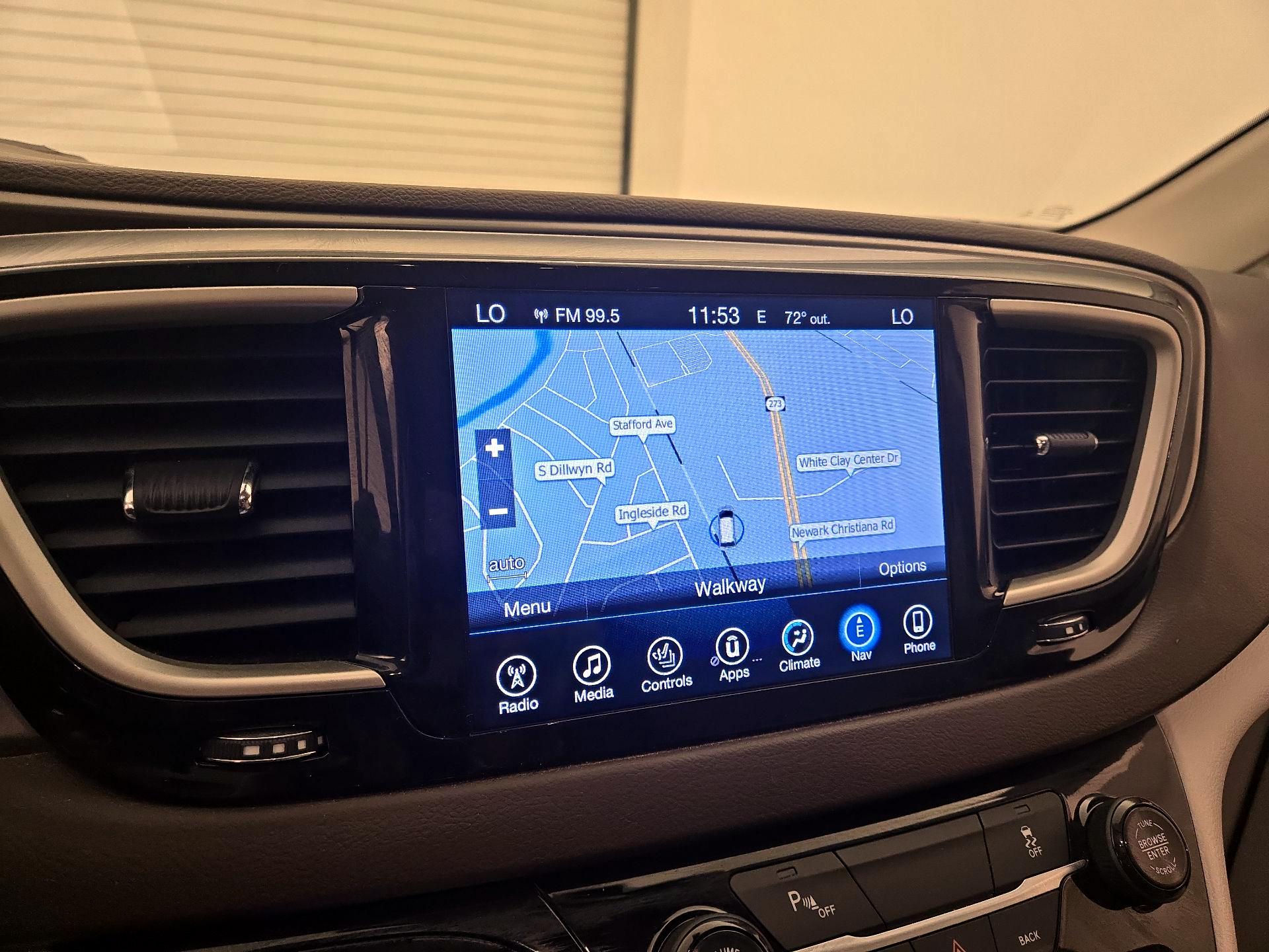 Thumbnail: 2017 Chrysler Pacifica - 14
