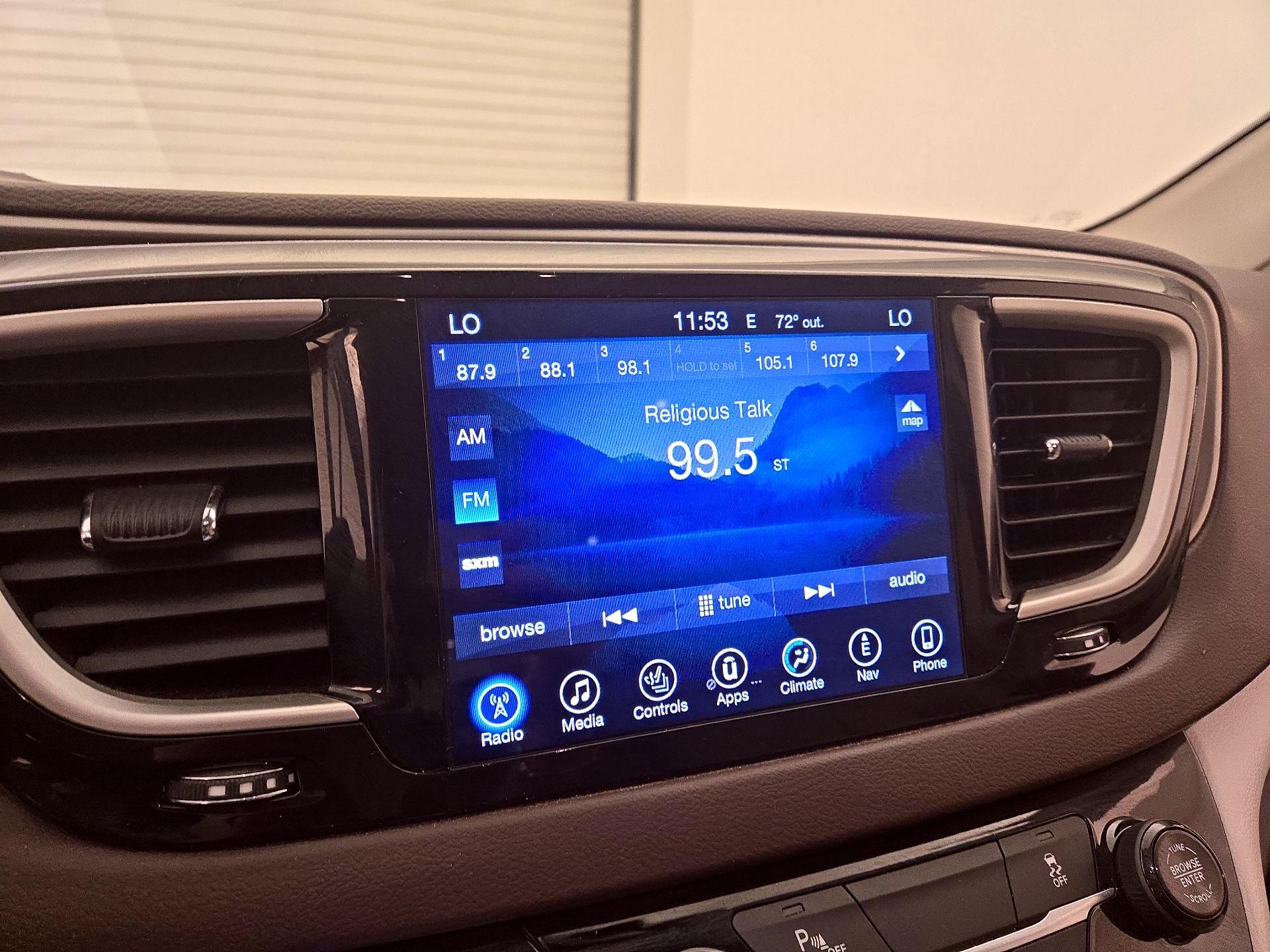 Thumbnail: 2017 Chrysler Pacifica - 16