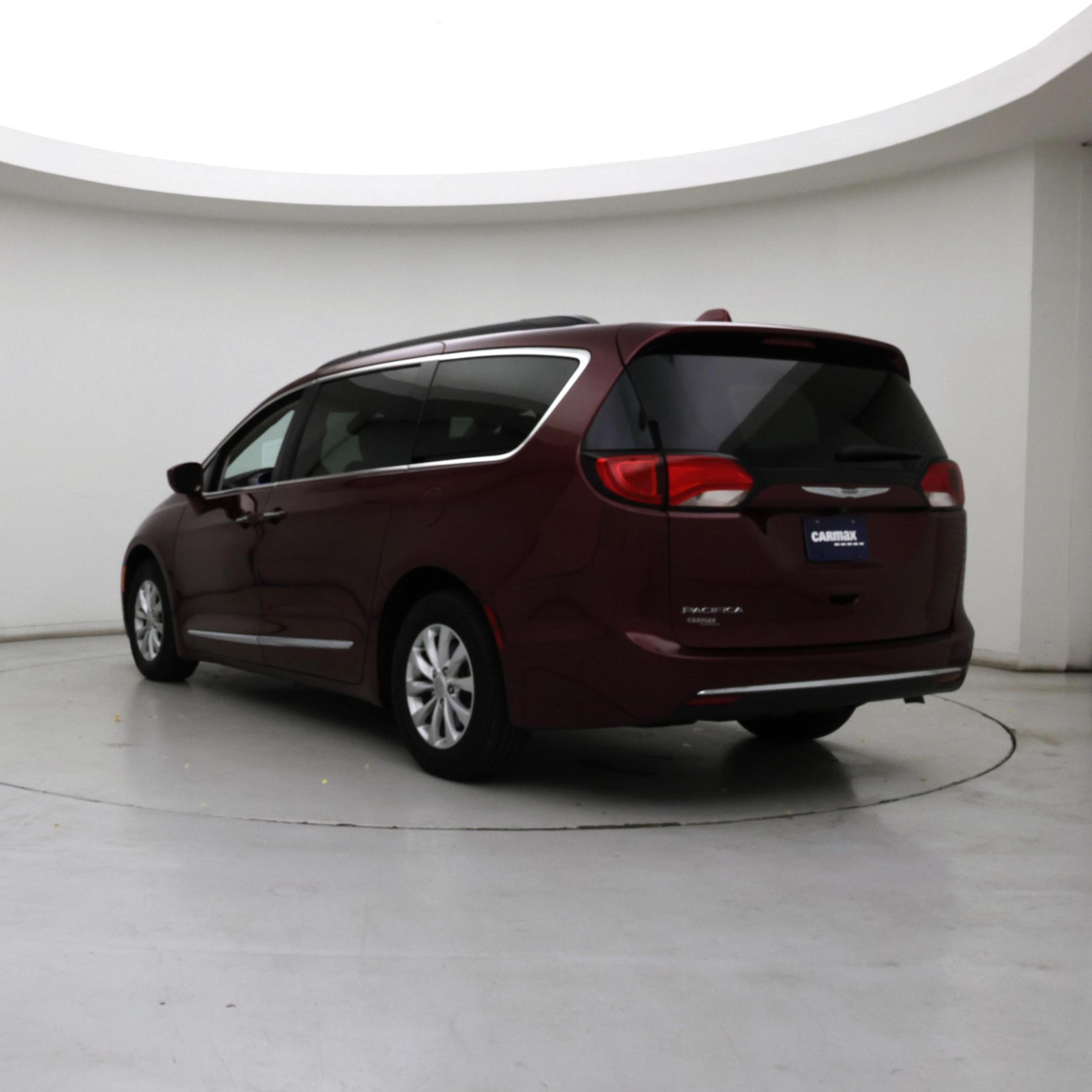Thumbnail: 2017 Chrysler Pacifica - 2