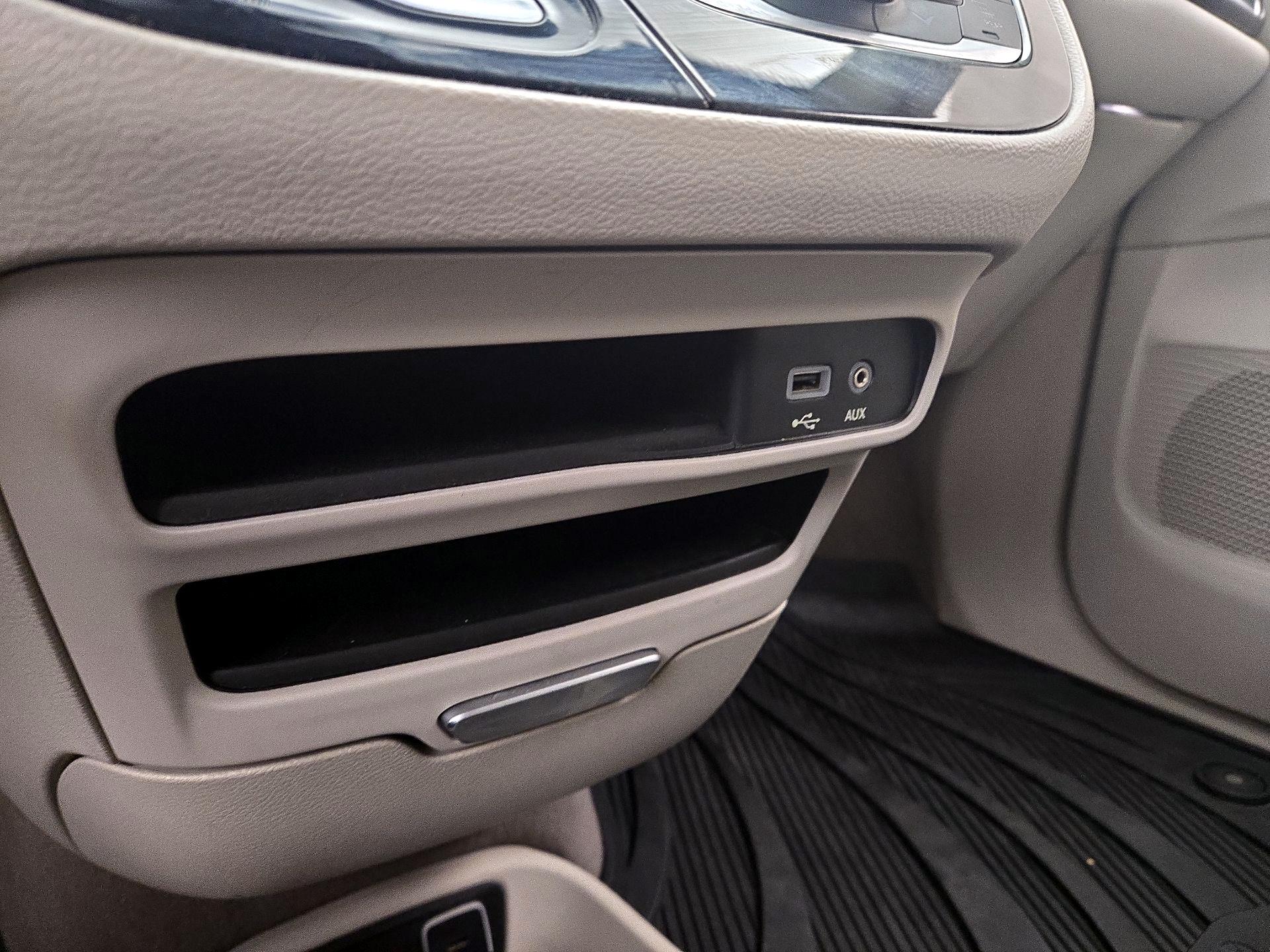 Thumbnail: 2017 Chrysler Pacifica - 19