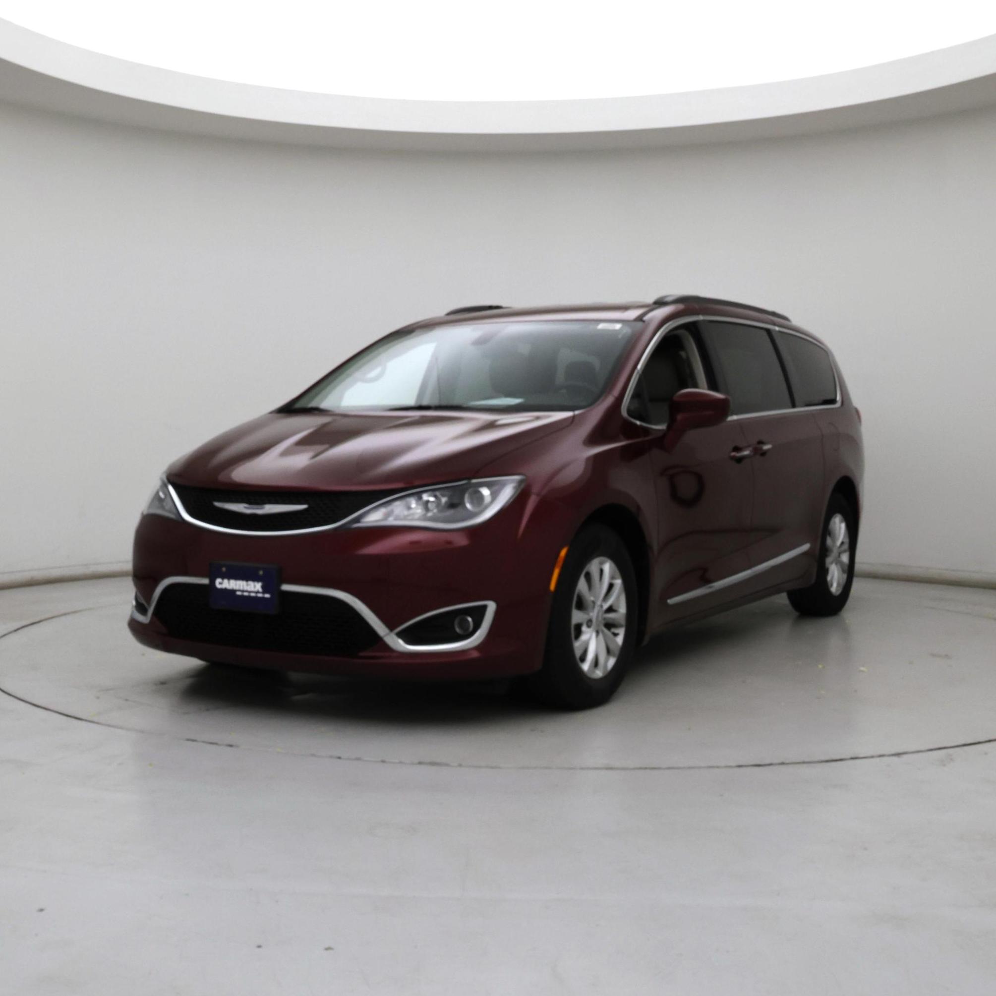 Thumbnail: 2017 Chrysler Pacifica - 4