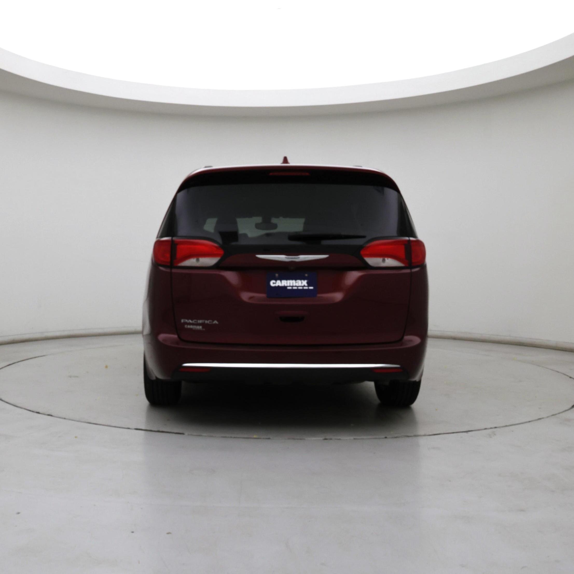 Thumbnail: 2017 Chrysler Pacifica - 6