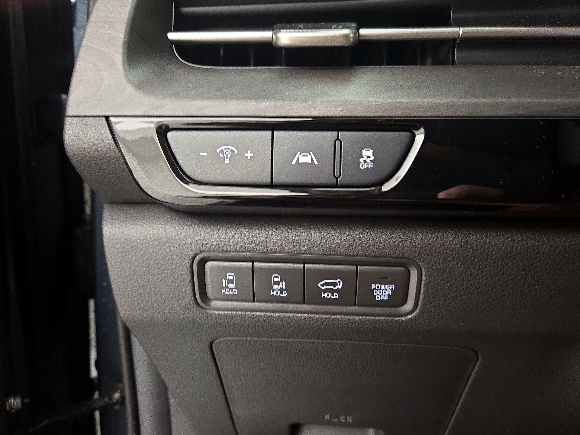 Thumbnail: 2022 Kia Carnival - 13