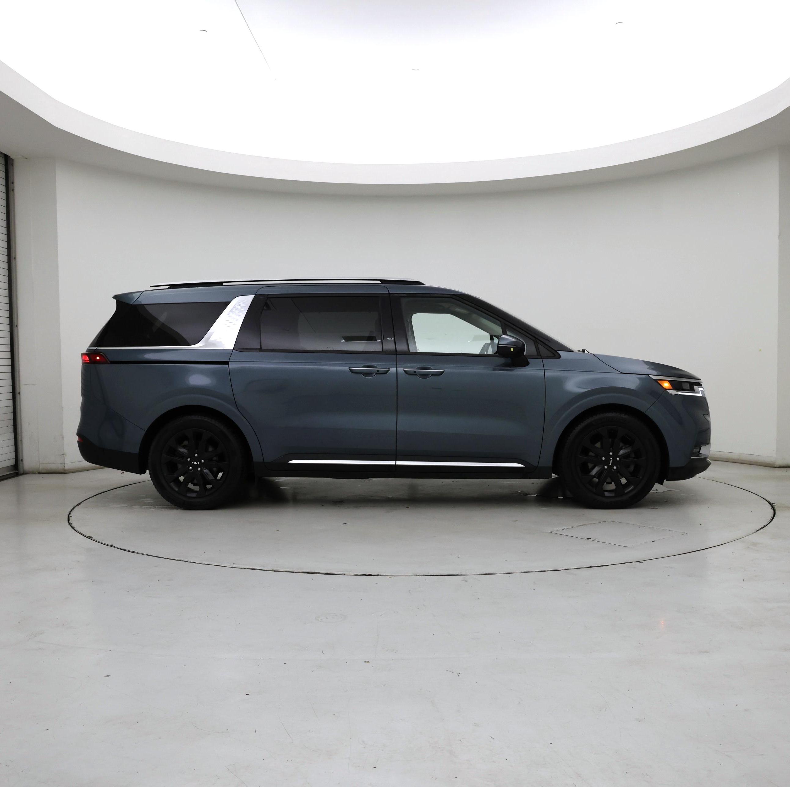 Thumbnail: 2022 Kia Carnival - 7