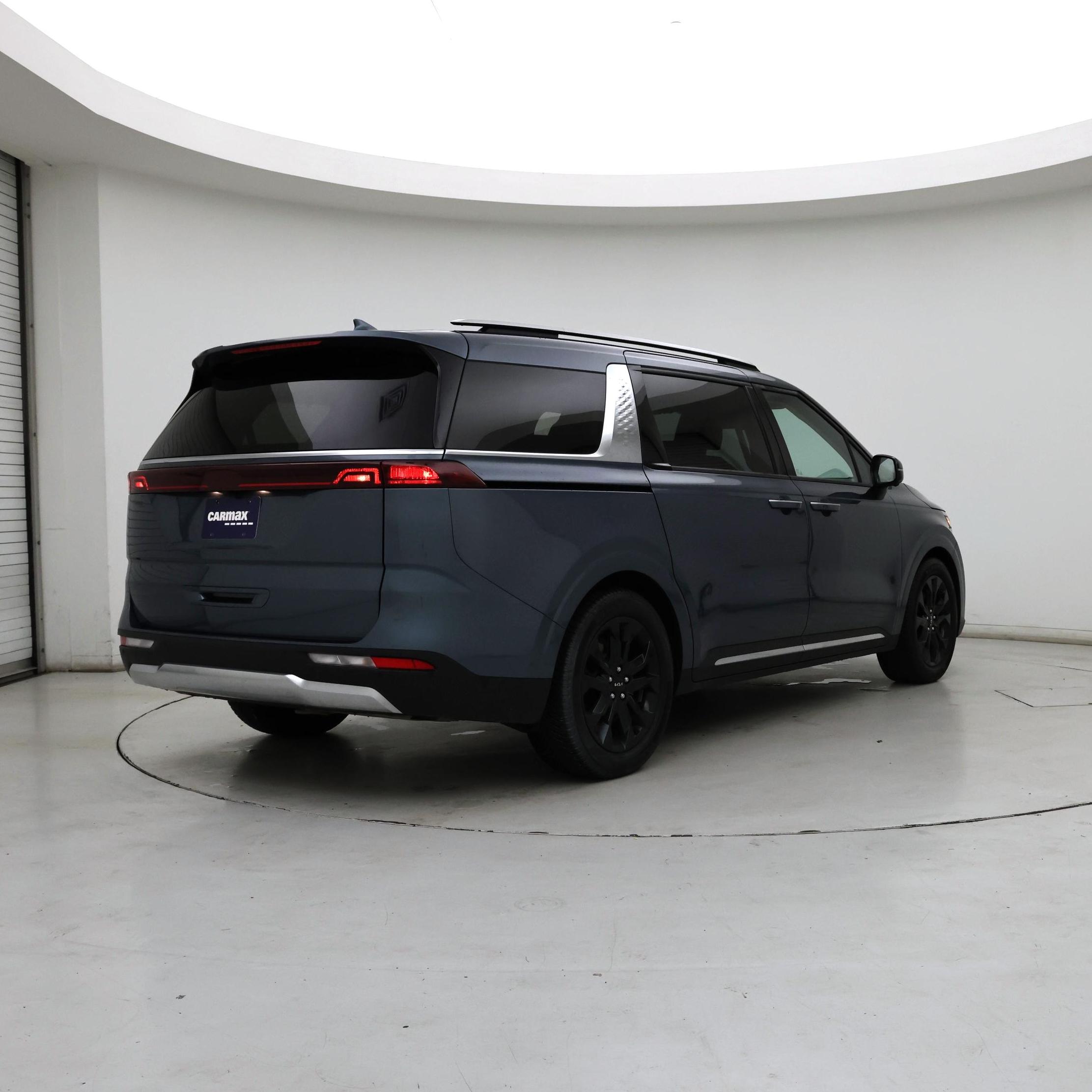 Thumbnail: 2022 Kia Carnival - 8