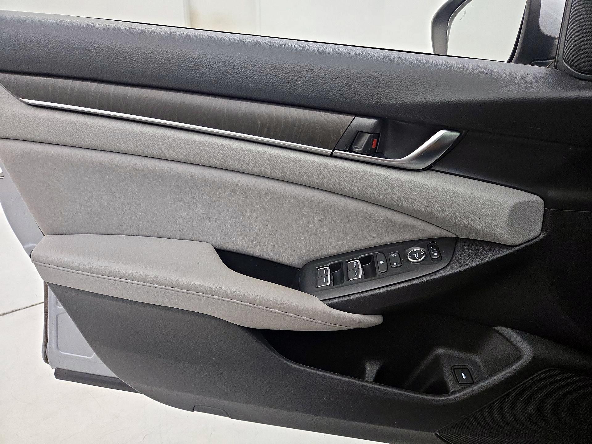 Thumbnail: 2018 Honda Accord - 12