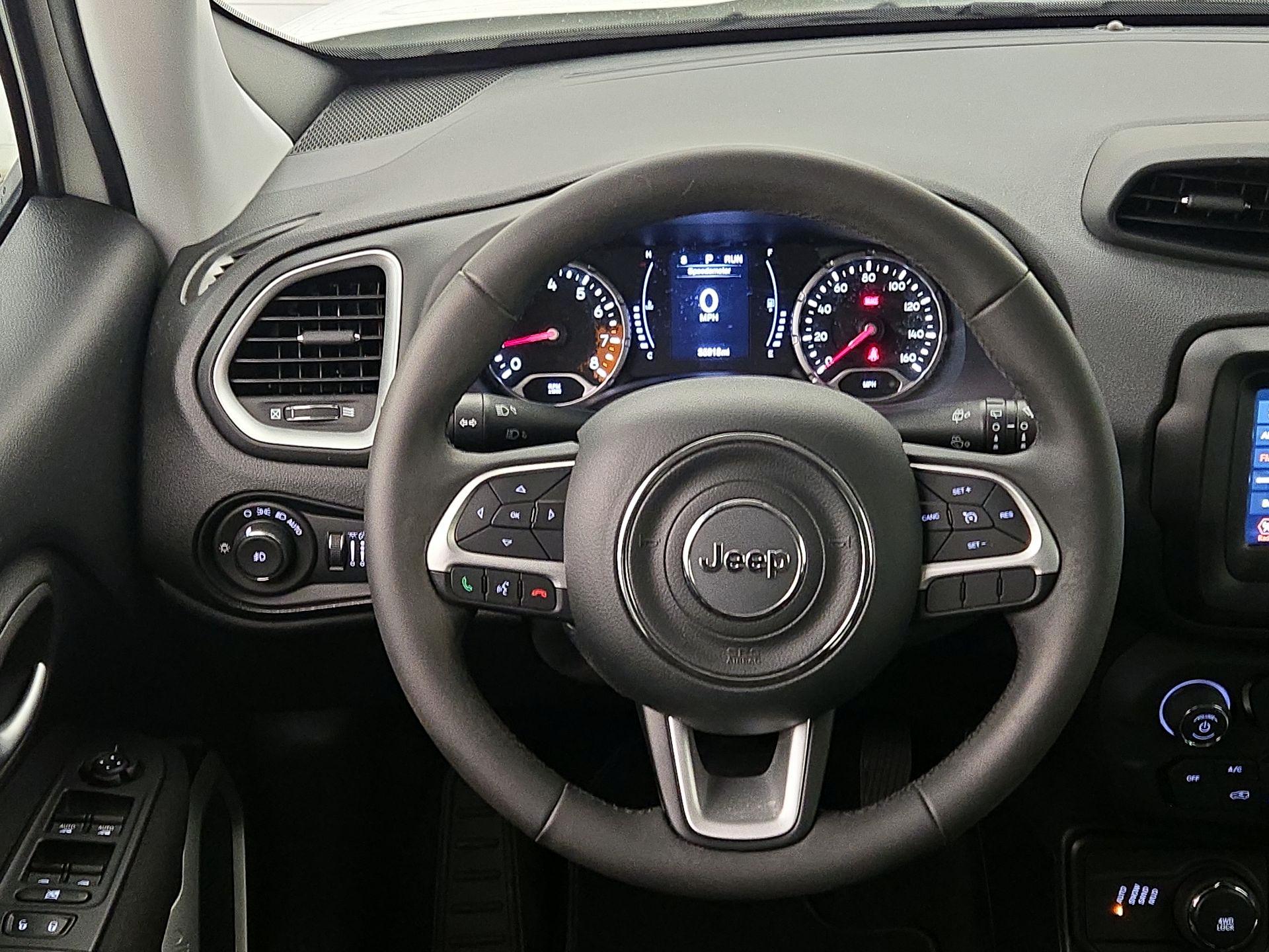 Thumbnail: 2018 Jeep Renegade - 10