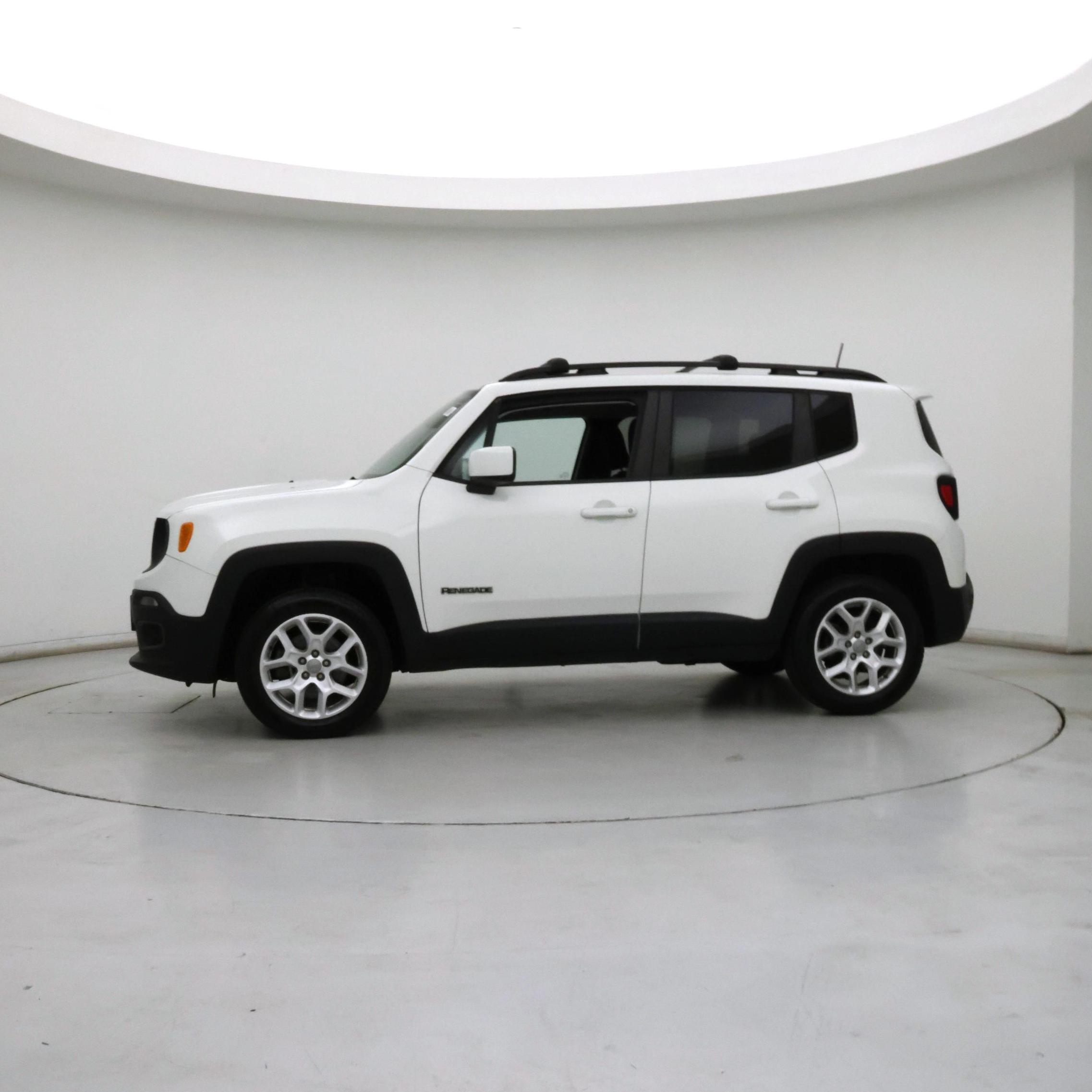 Thumbnail: 2018 Jeep Renegade - 3