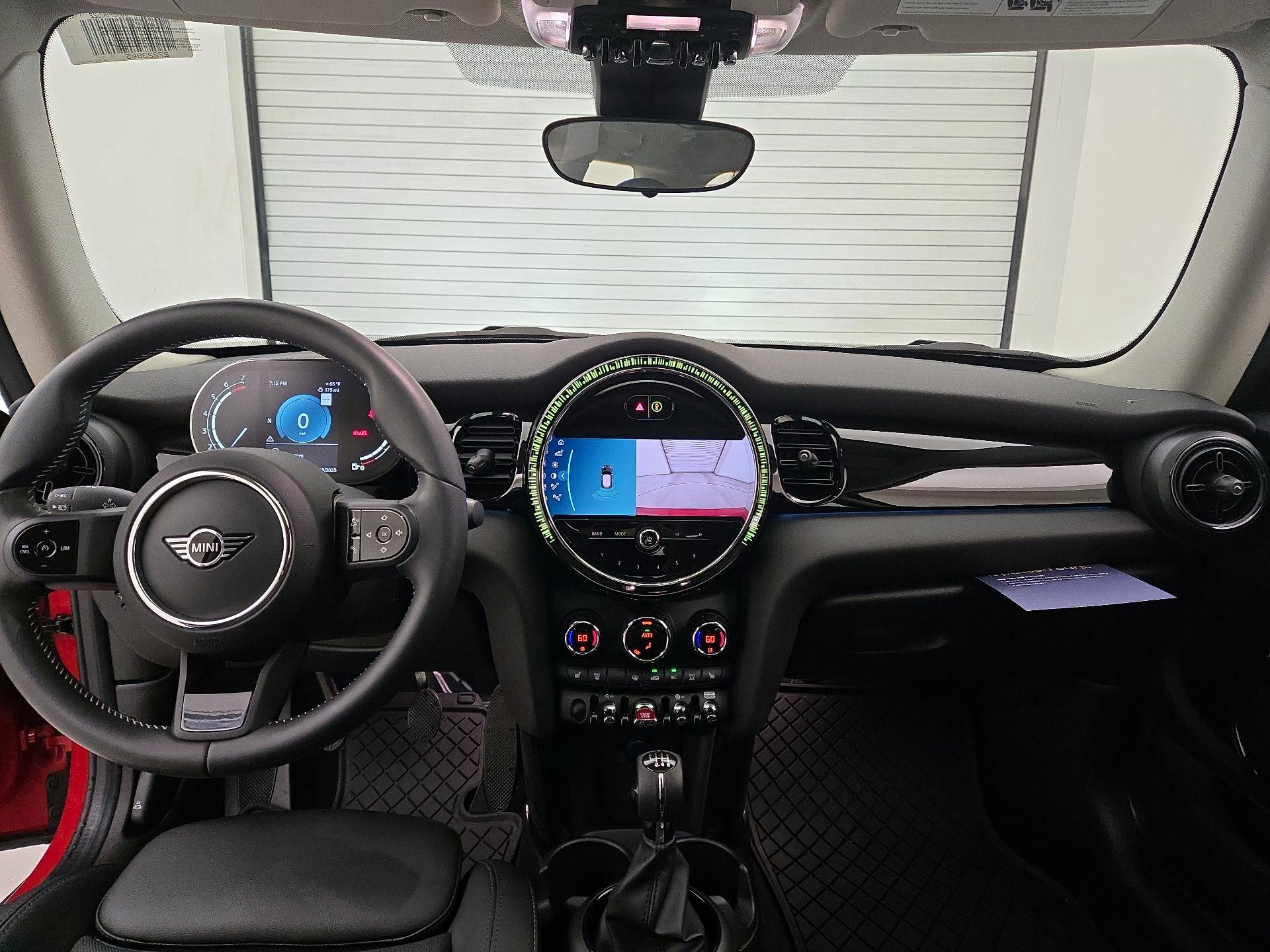 Thumbnail: 2022 MINI Cooper Hardtop - 9