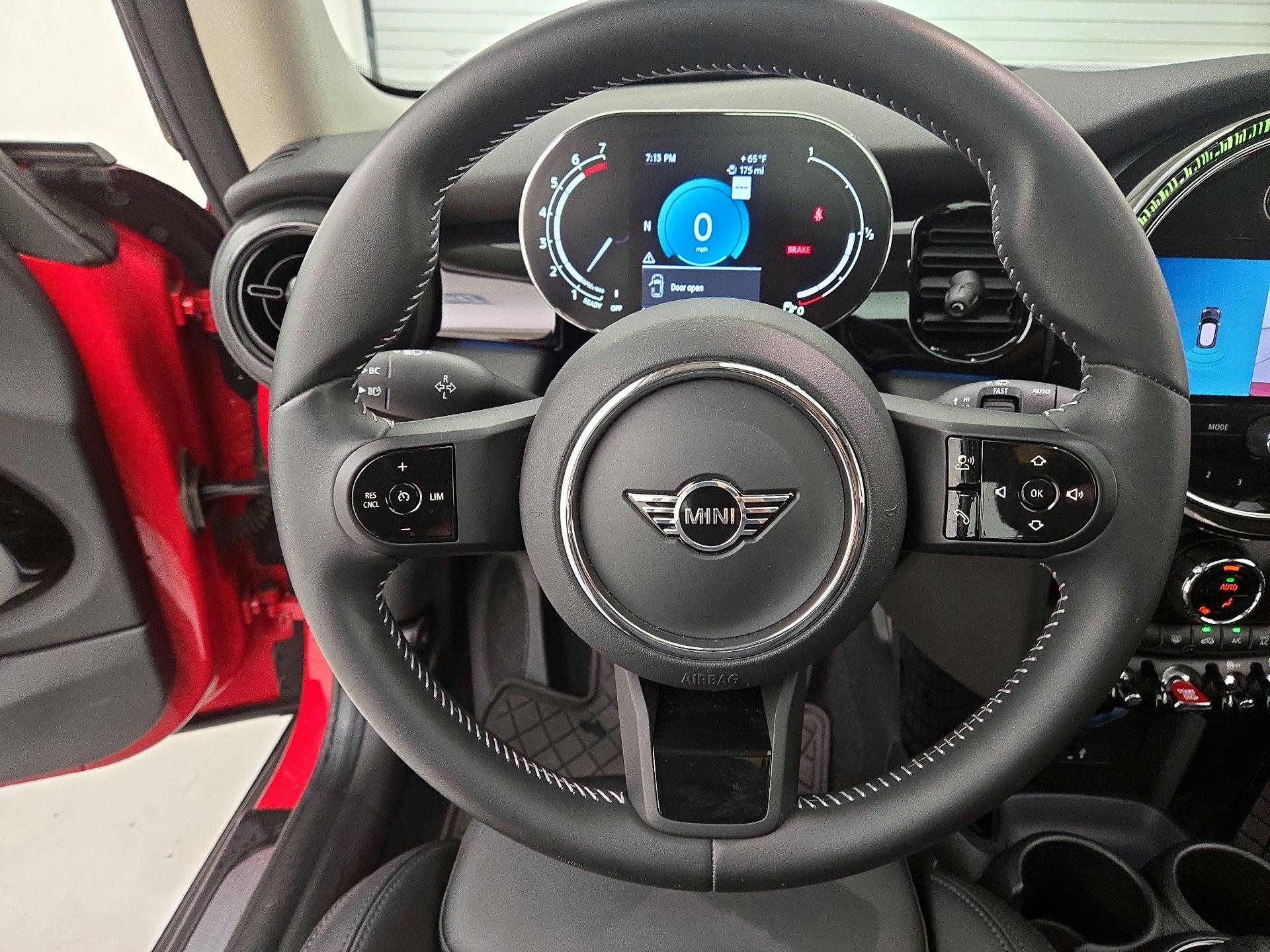 Thumbnail: 2022 MINI Cooper Hardtop - 10
