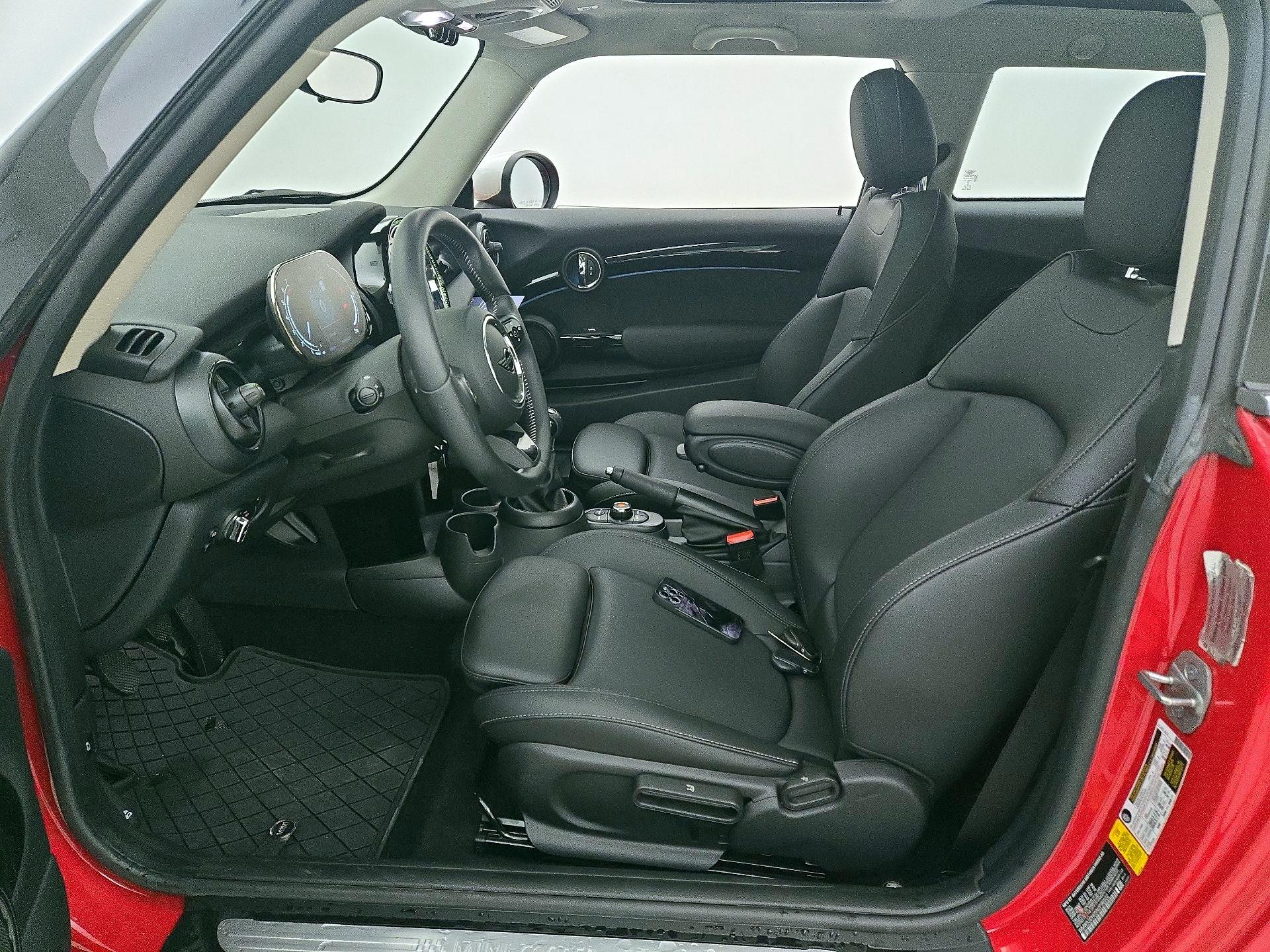 Thumbnail: 2022 MINI Cooper Hardtop - 11