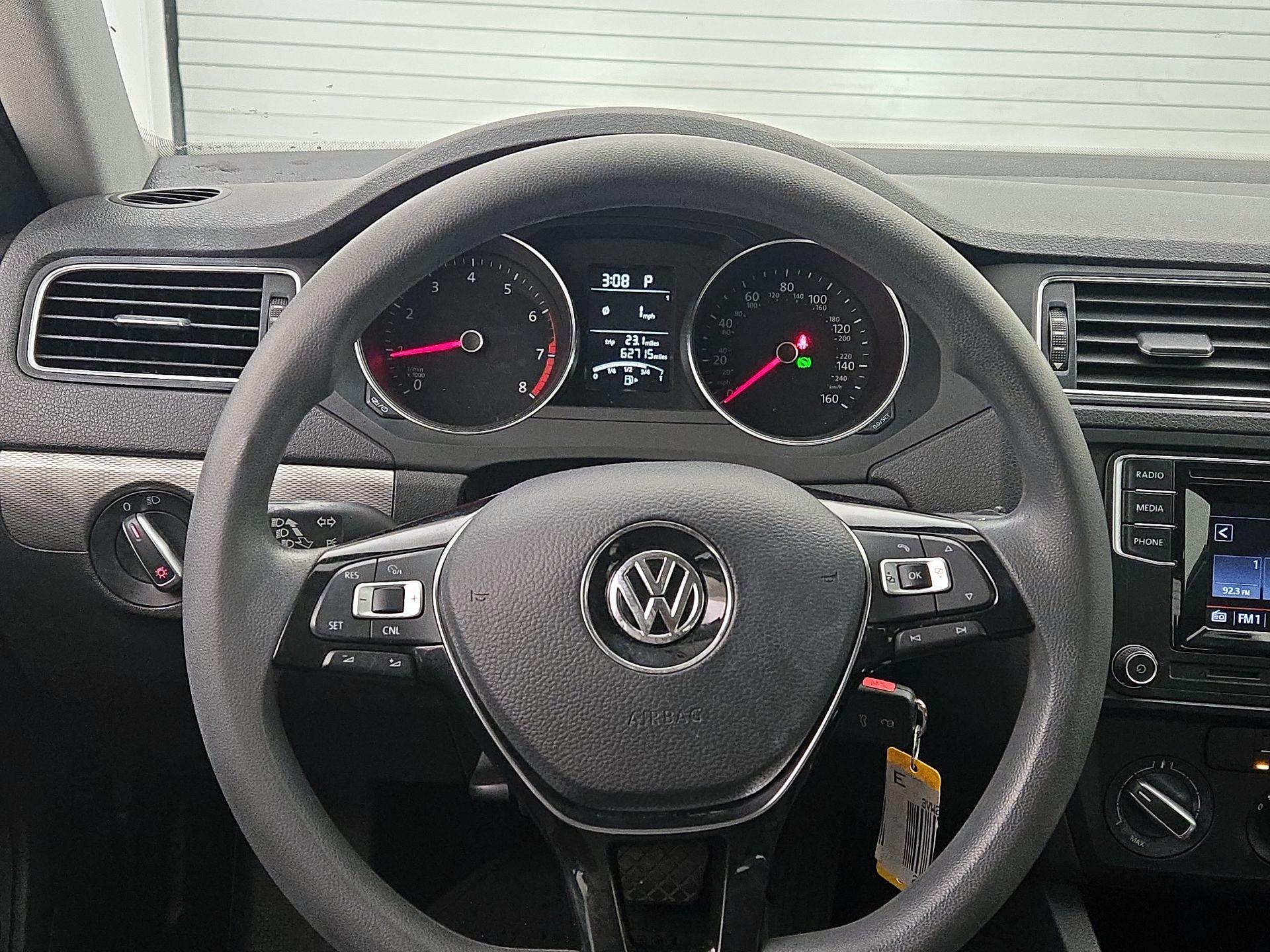 Thumbnail: 2017 Volkswagen Jetta - 10