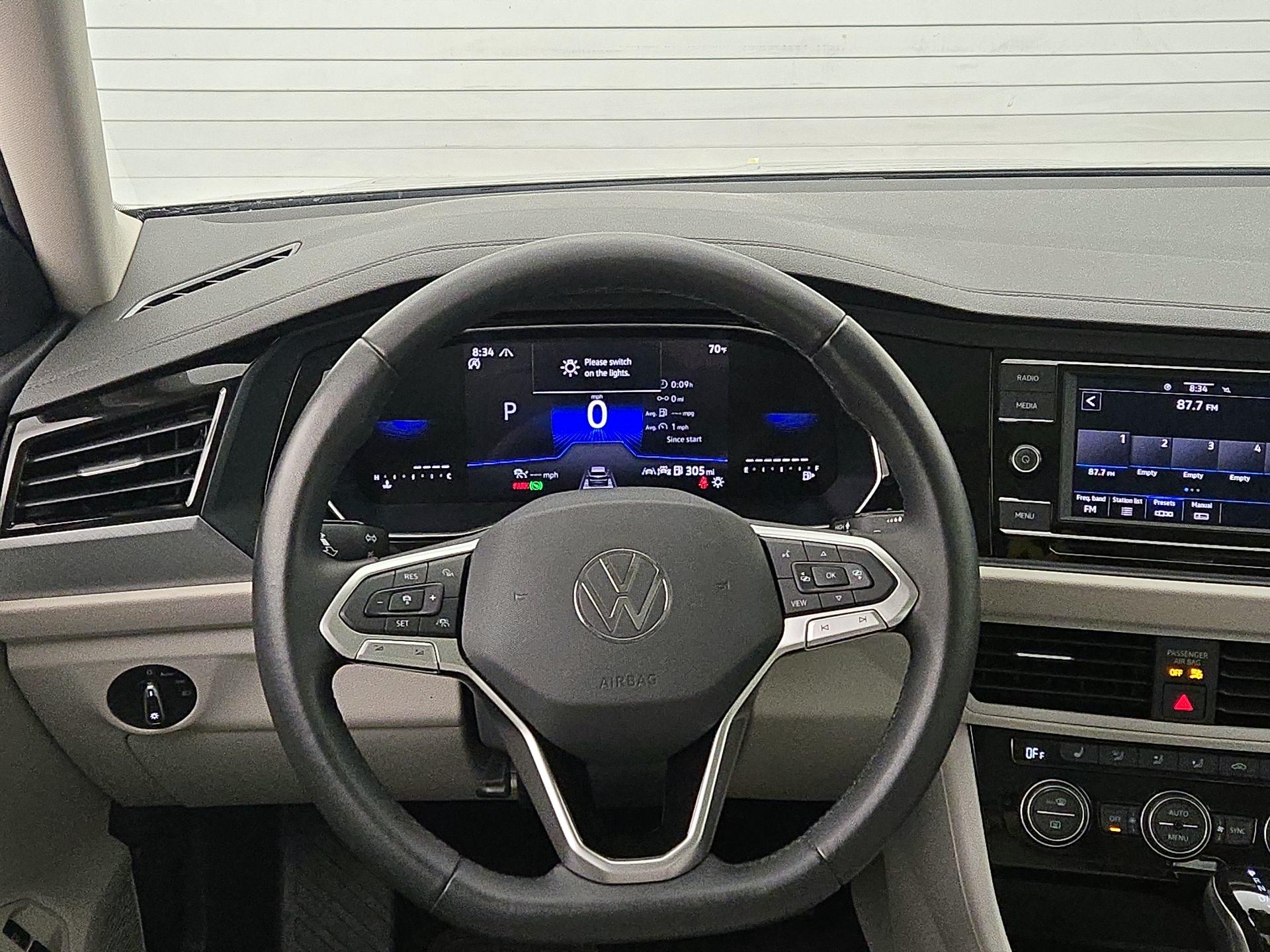 Thumbnail: 2024 Volkswagen Jetta - 10