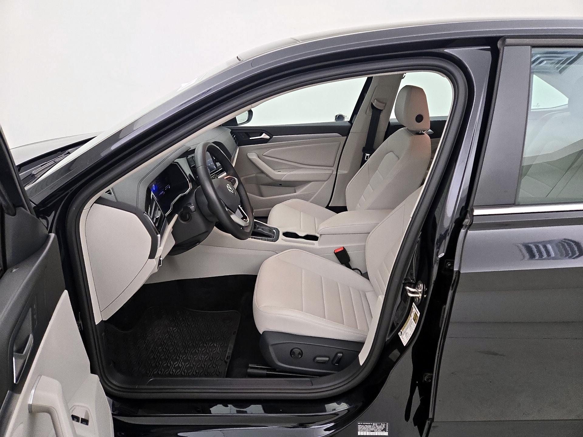 Thumbnail: 2024 Volkswagen Jetta - 11