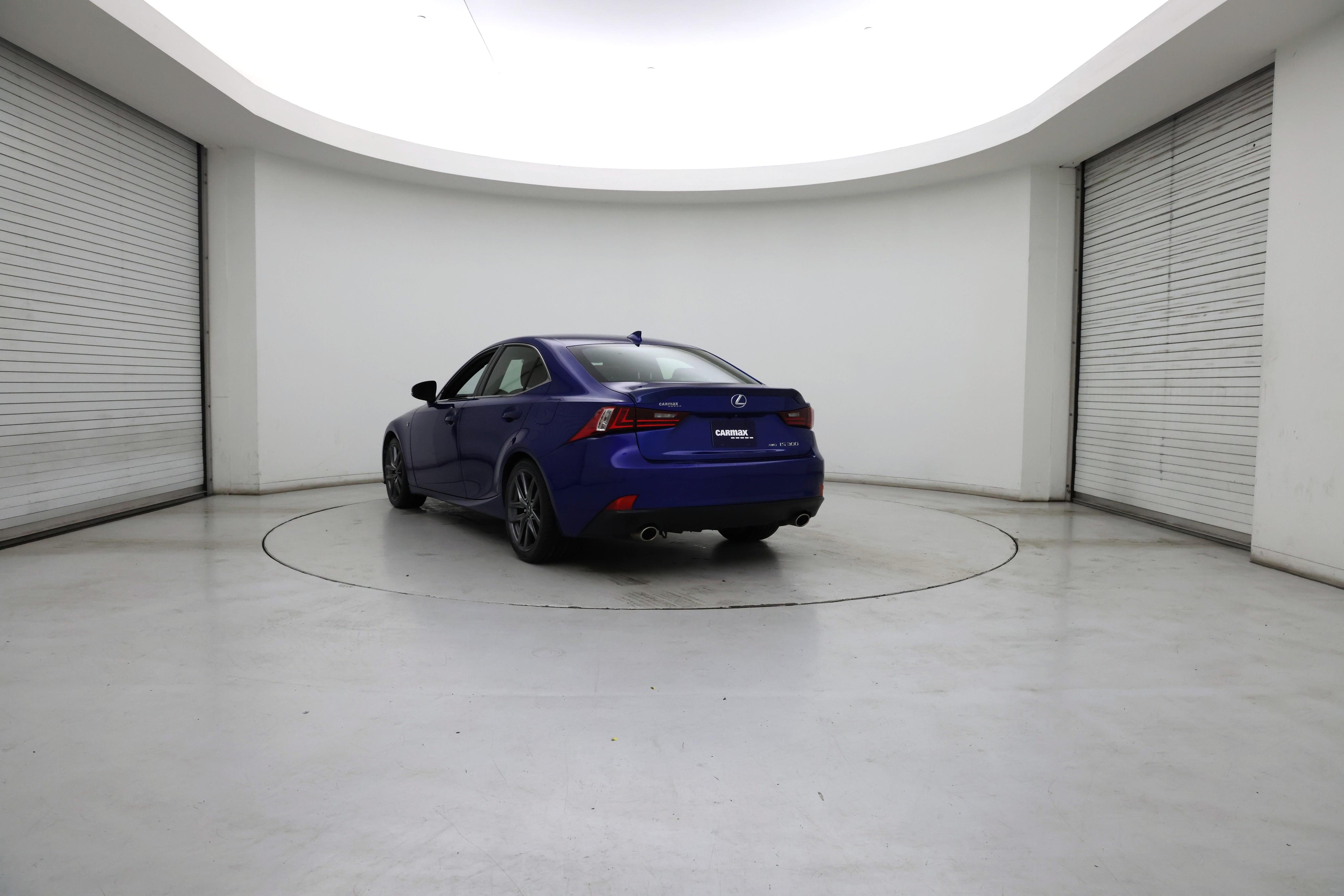 Thumbnail: 2016 Lexus IS - 2