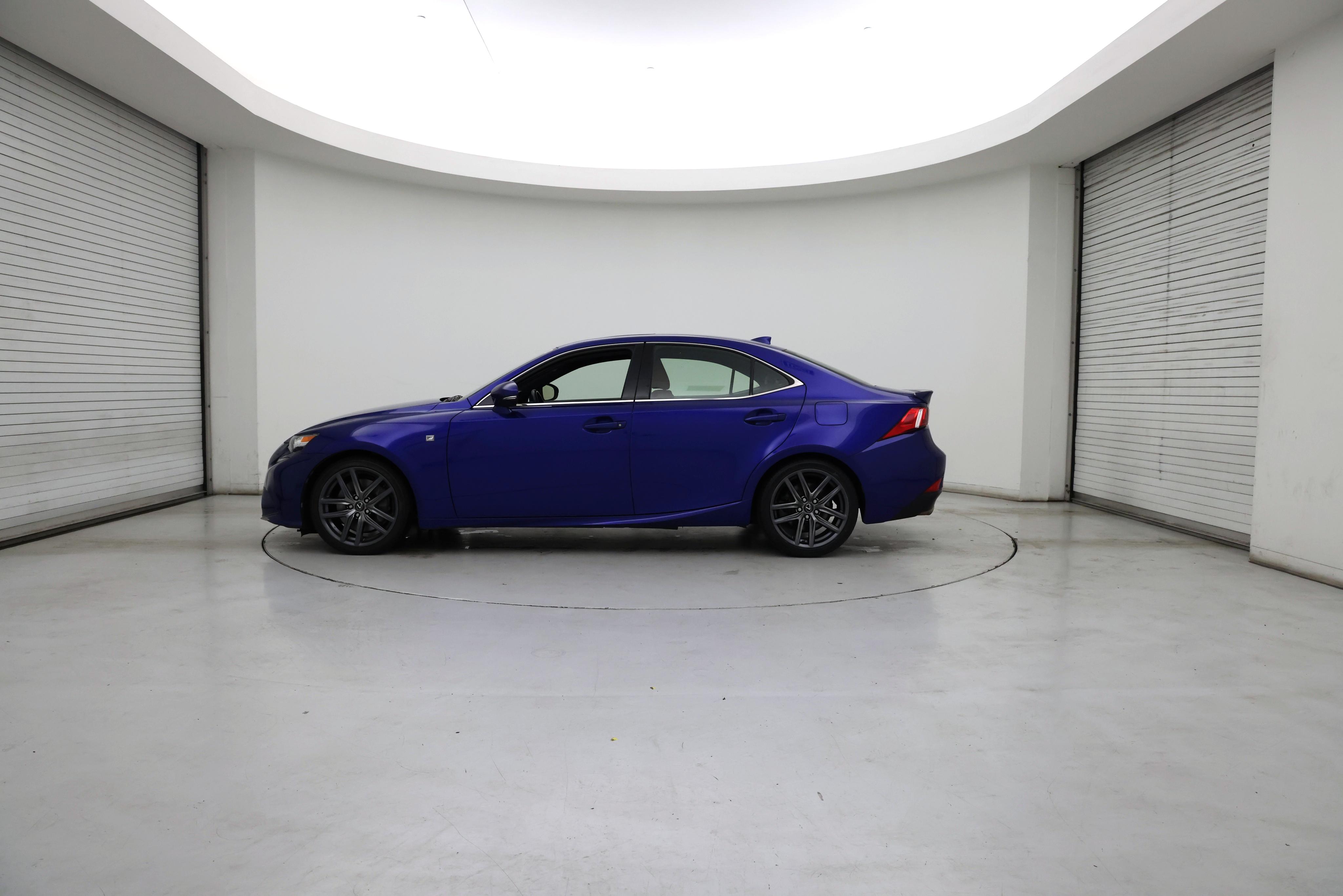 Thumbnail: 2016 Lexus IS - 3