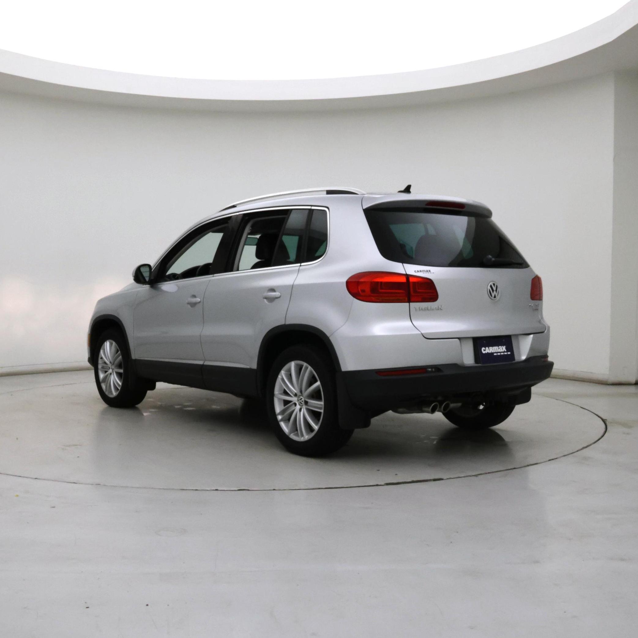 Thumbnail: 2014 Volkswagen Tiguan - 2
