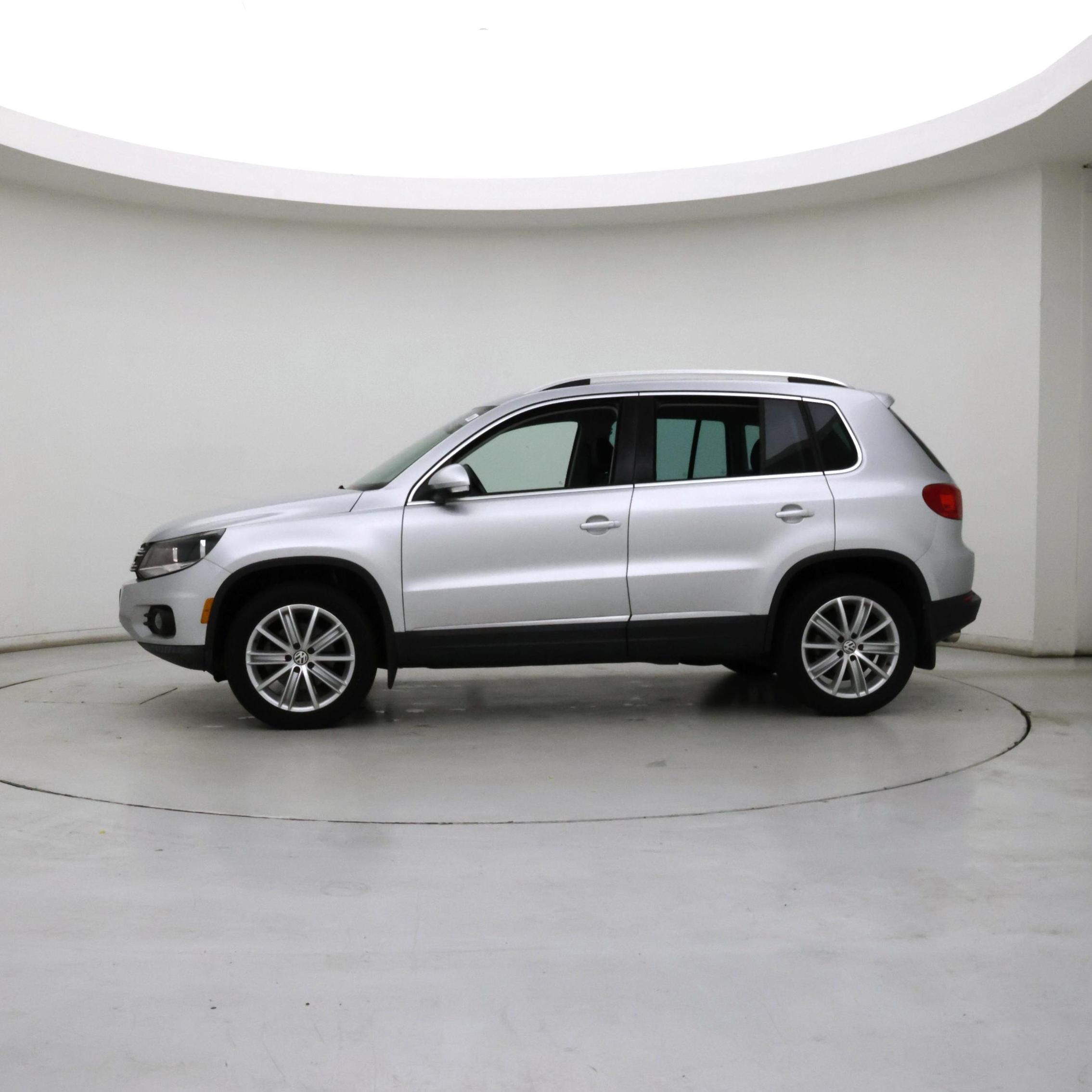 Thumbnail: 2014 Volkswagen Tiguan - 3