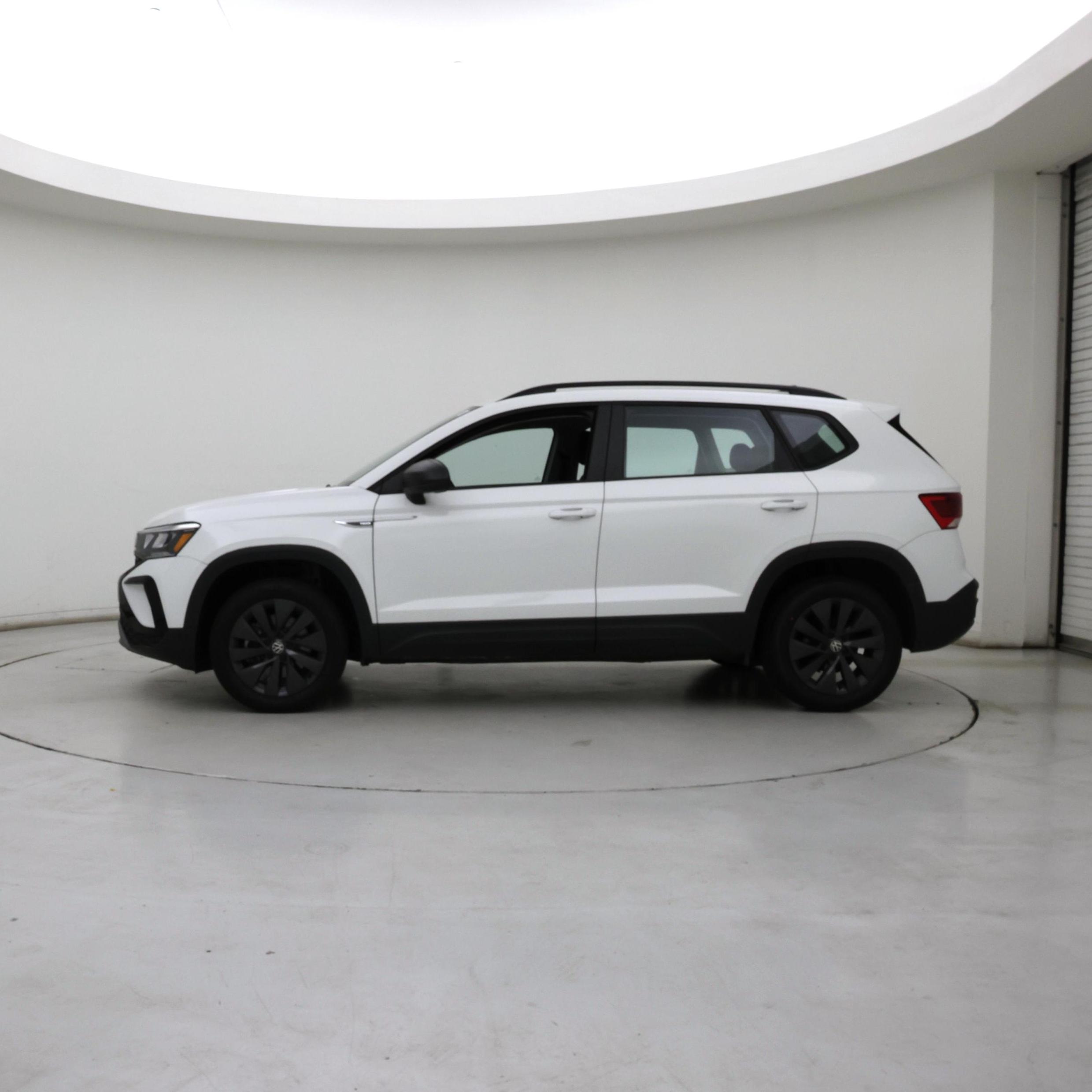Thumbnail: 2022 Volkswagen Taos - 3