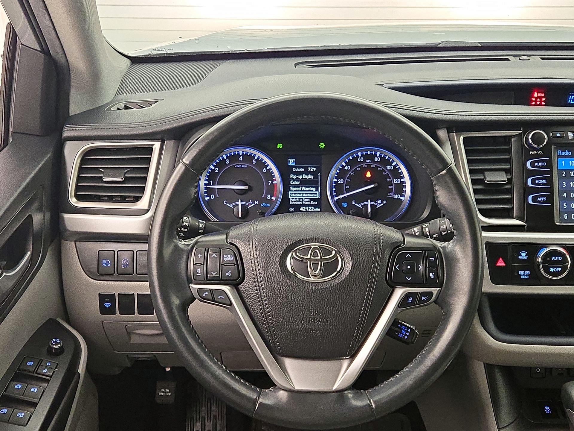 Thumbnail: 2019 Toyota Highlander - 10