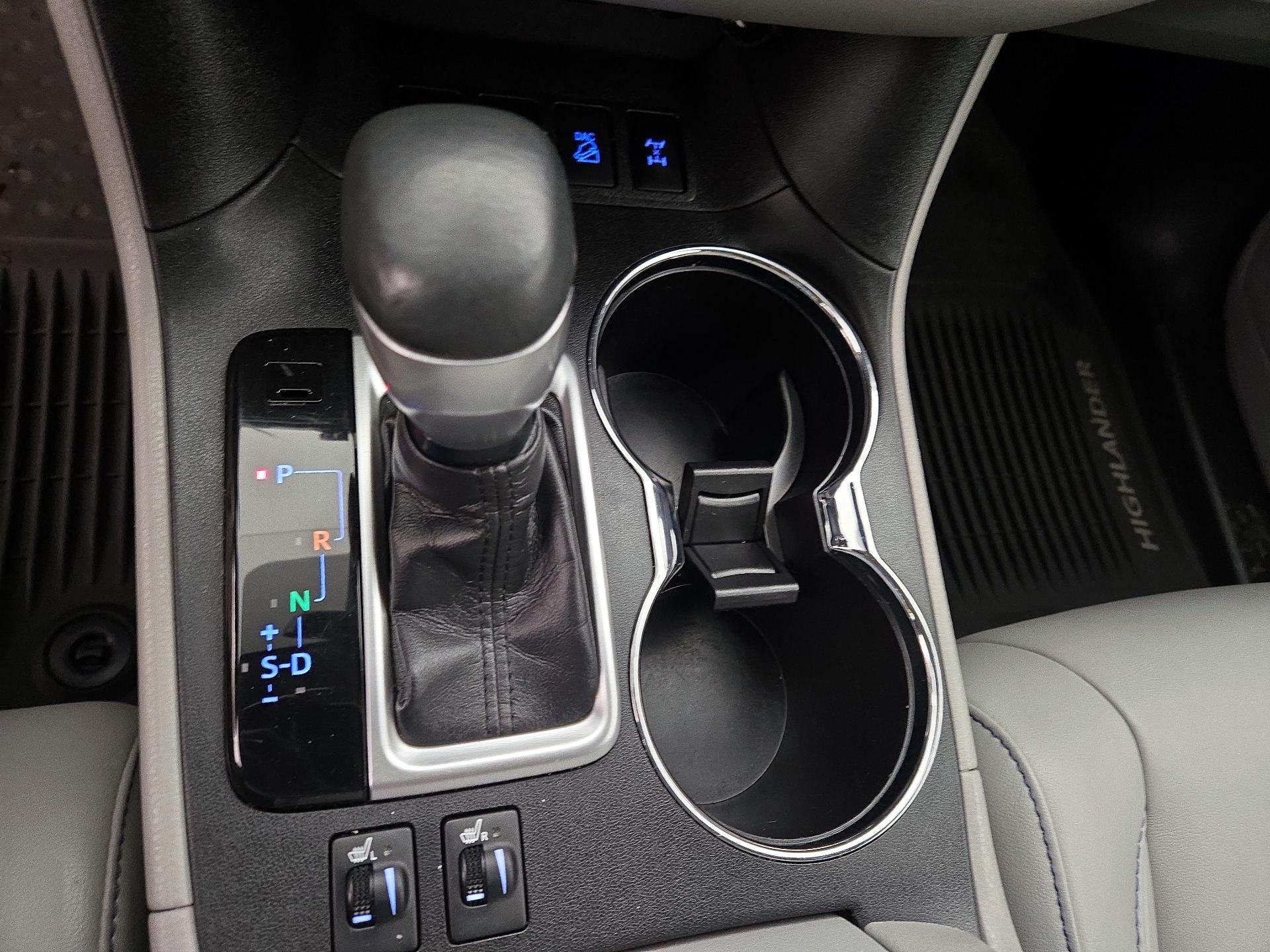 Thumbnail: 2019 Toyota Highlander - 16