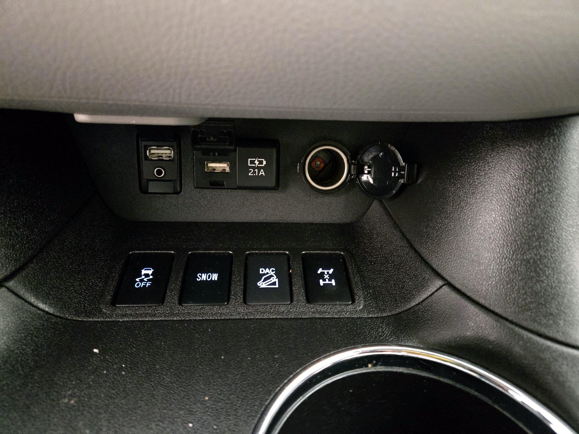 Thumbnail: 2019 Toyota Highlander - 17