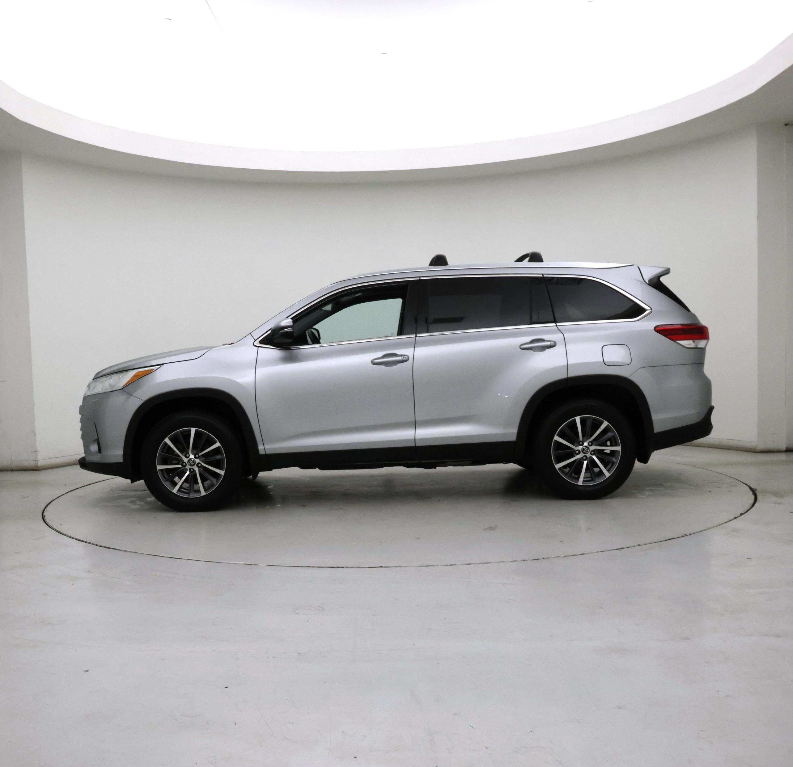 Thumbnail: 2019 Toyota Highlander - 3