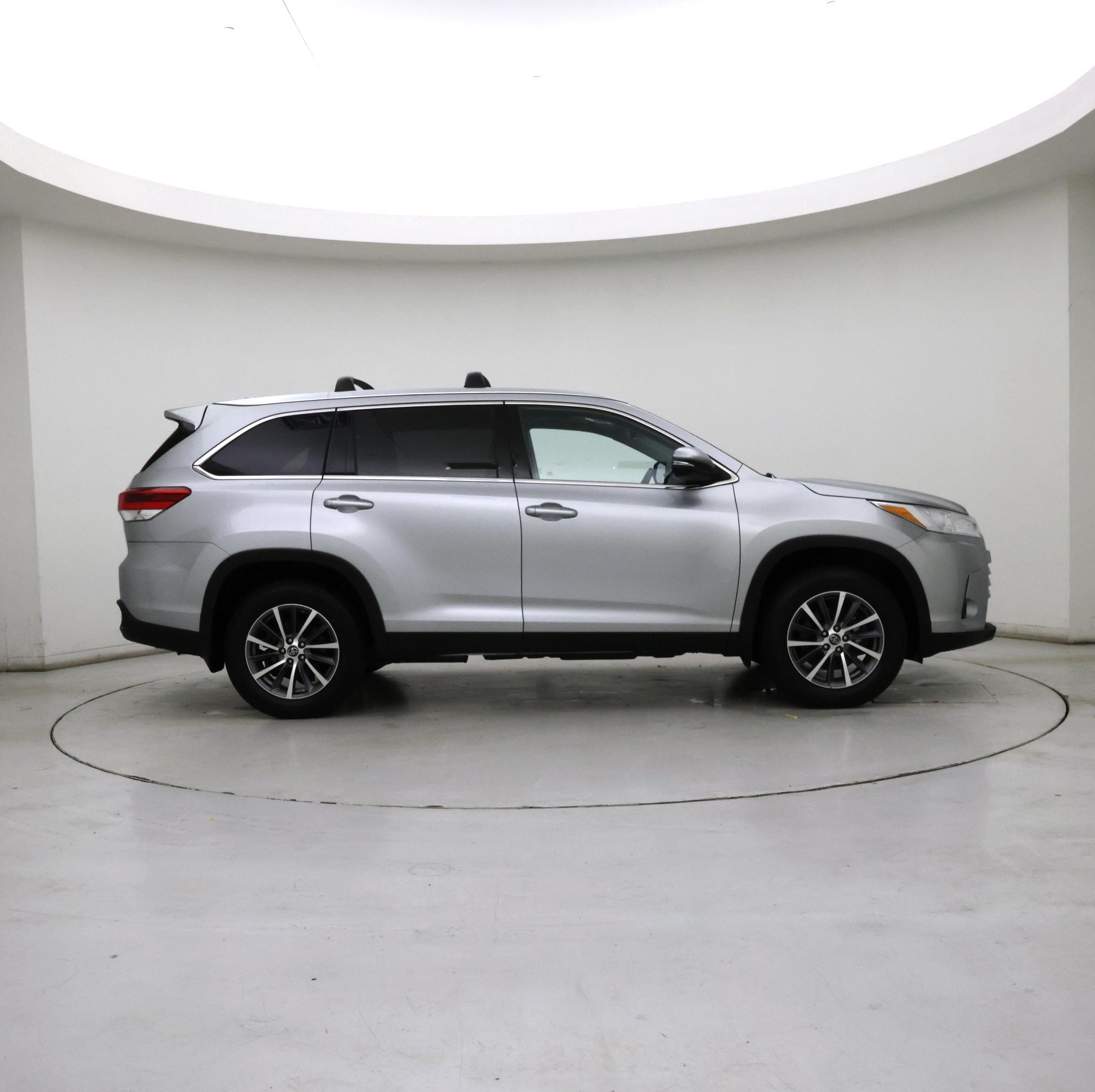 Thumbnail: 2019 Toyota Highlander - 7