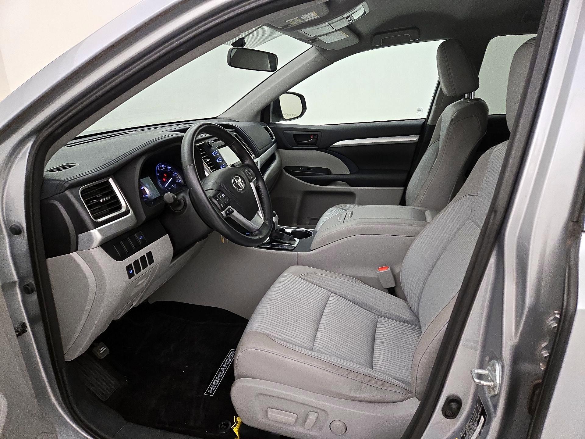 Thumbnail: 2015 Toyota Highlander - 11