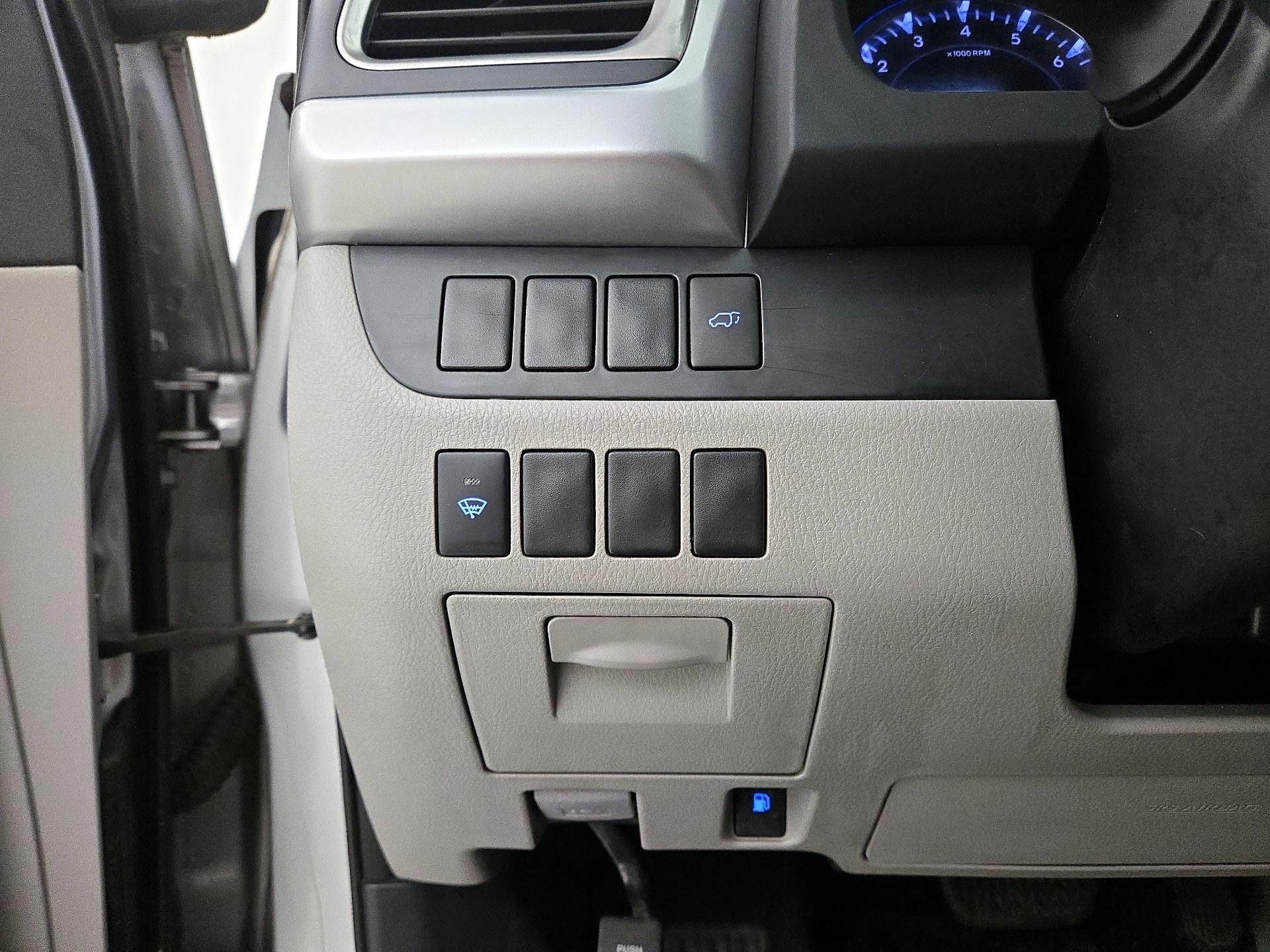 Thumbnail: 2015 Toyota Highlander - 13
