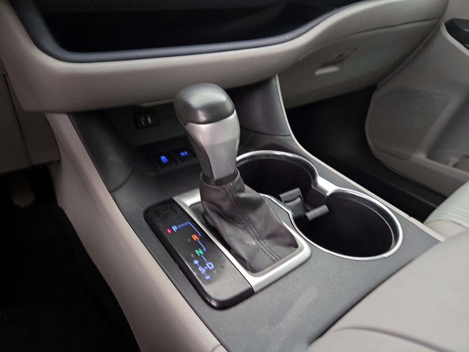 Thumbnail: 2015 Toyota Highlander - 17